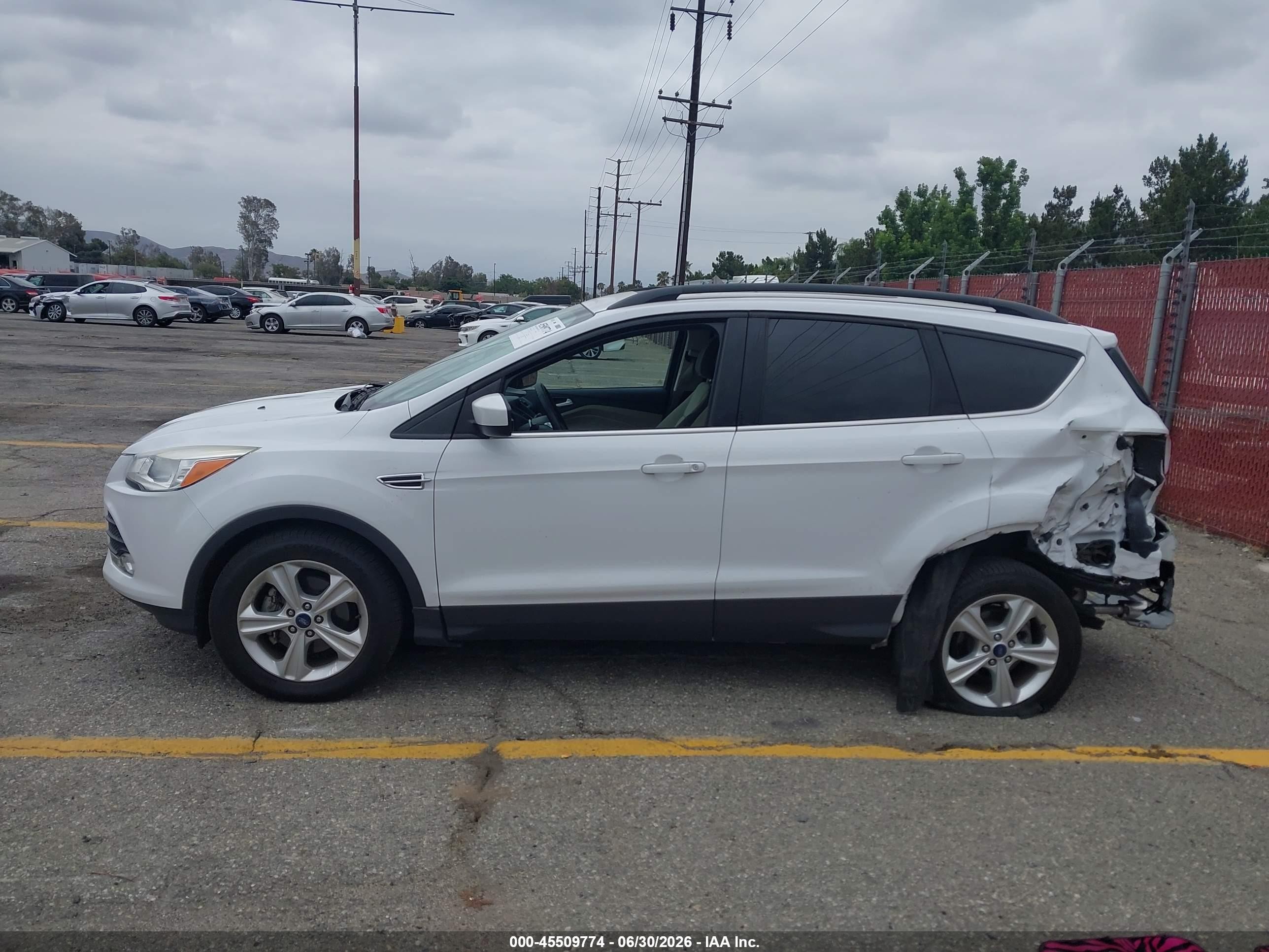 2014 Ford Escape Se White vin: 1FMCU0GX1EUA77508