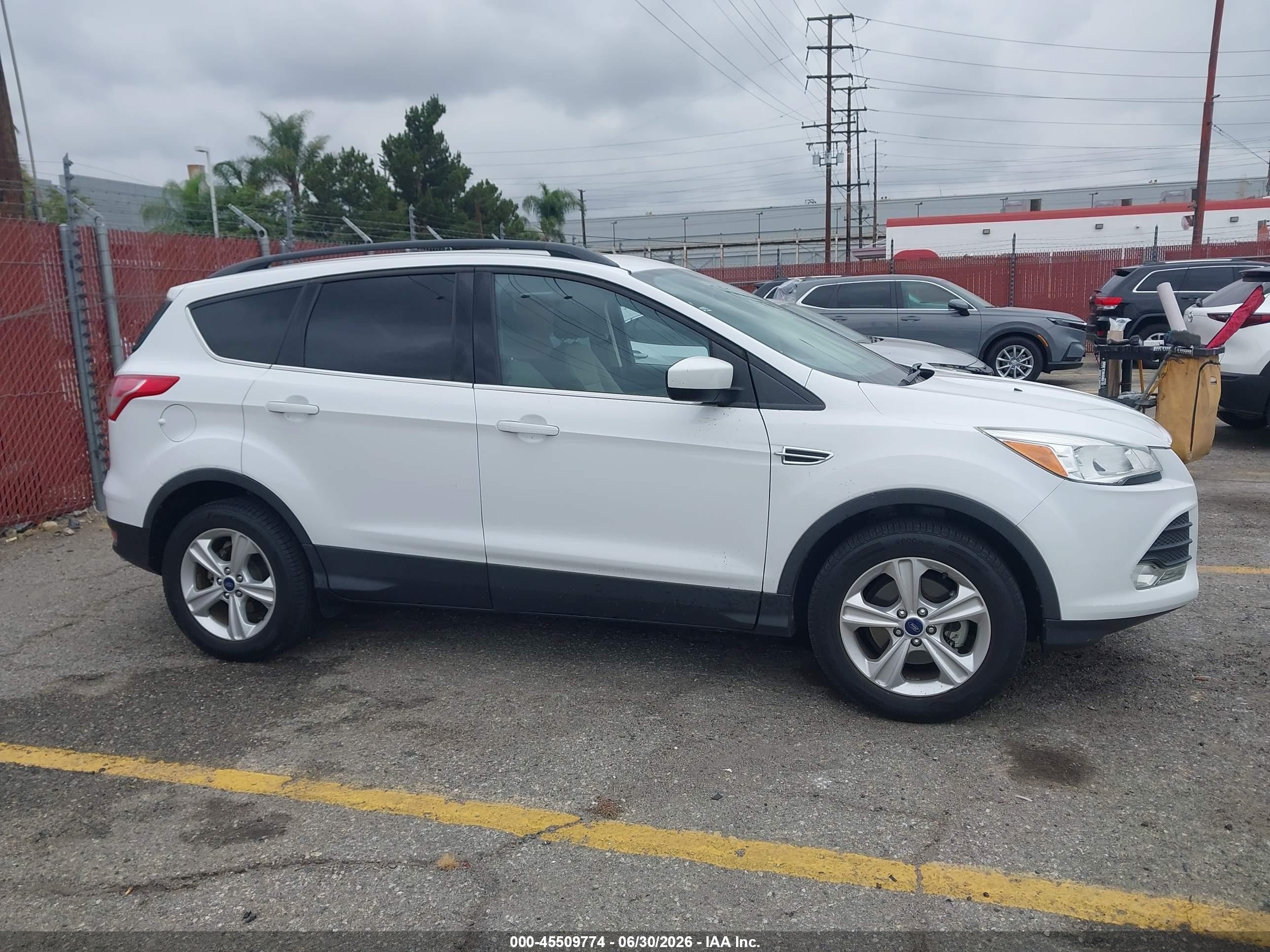 2014 Ford Escape Se White vin: 1FMCU0GX1EUA77508