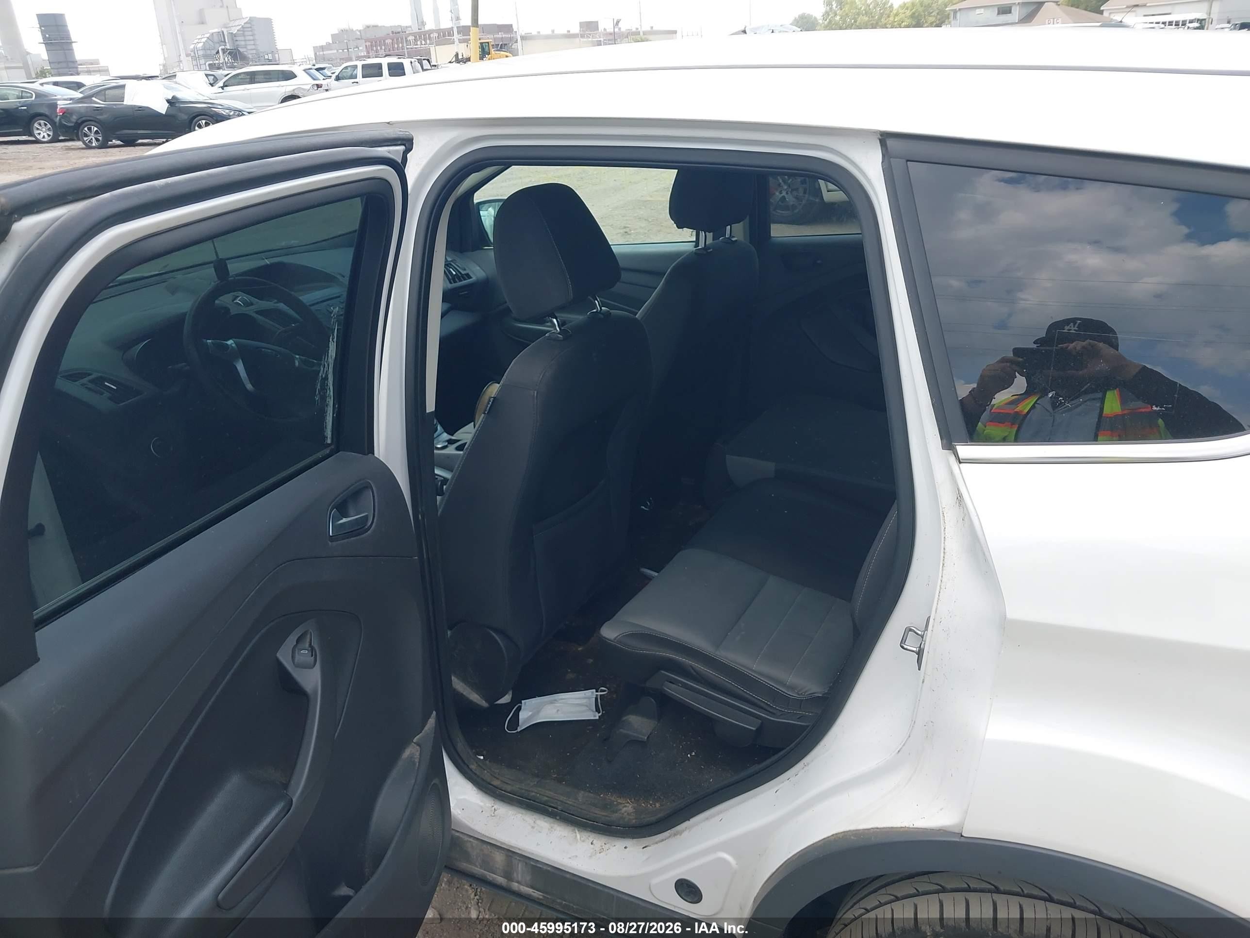 2015 Ford Escape Se Белый vin: 1FMCU0GX1FUB90733