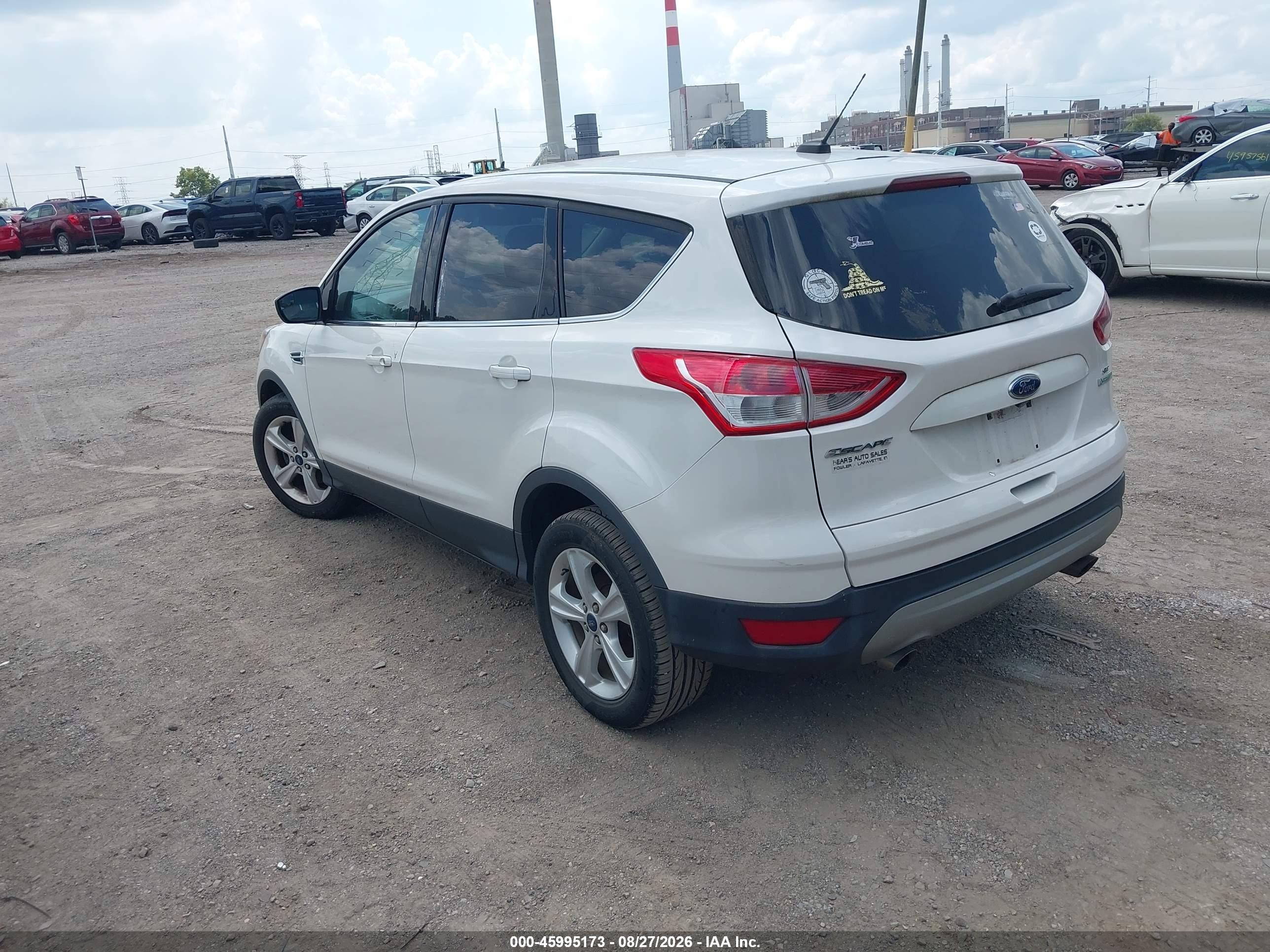 2015 Ford Escape Se Белый vin: 1FMCU0GX1FUB90733