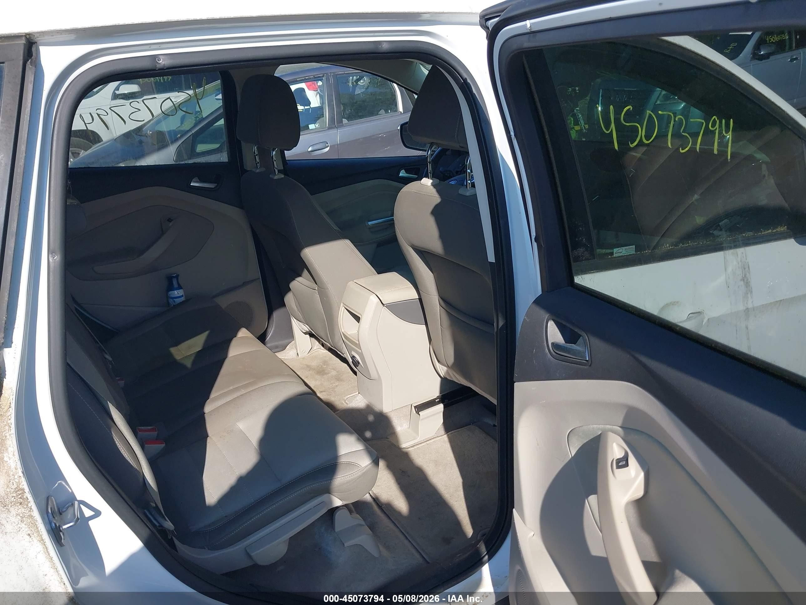 2013 Ford Escape Se Белый vin: 1FMCU0GX2DUA74180