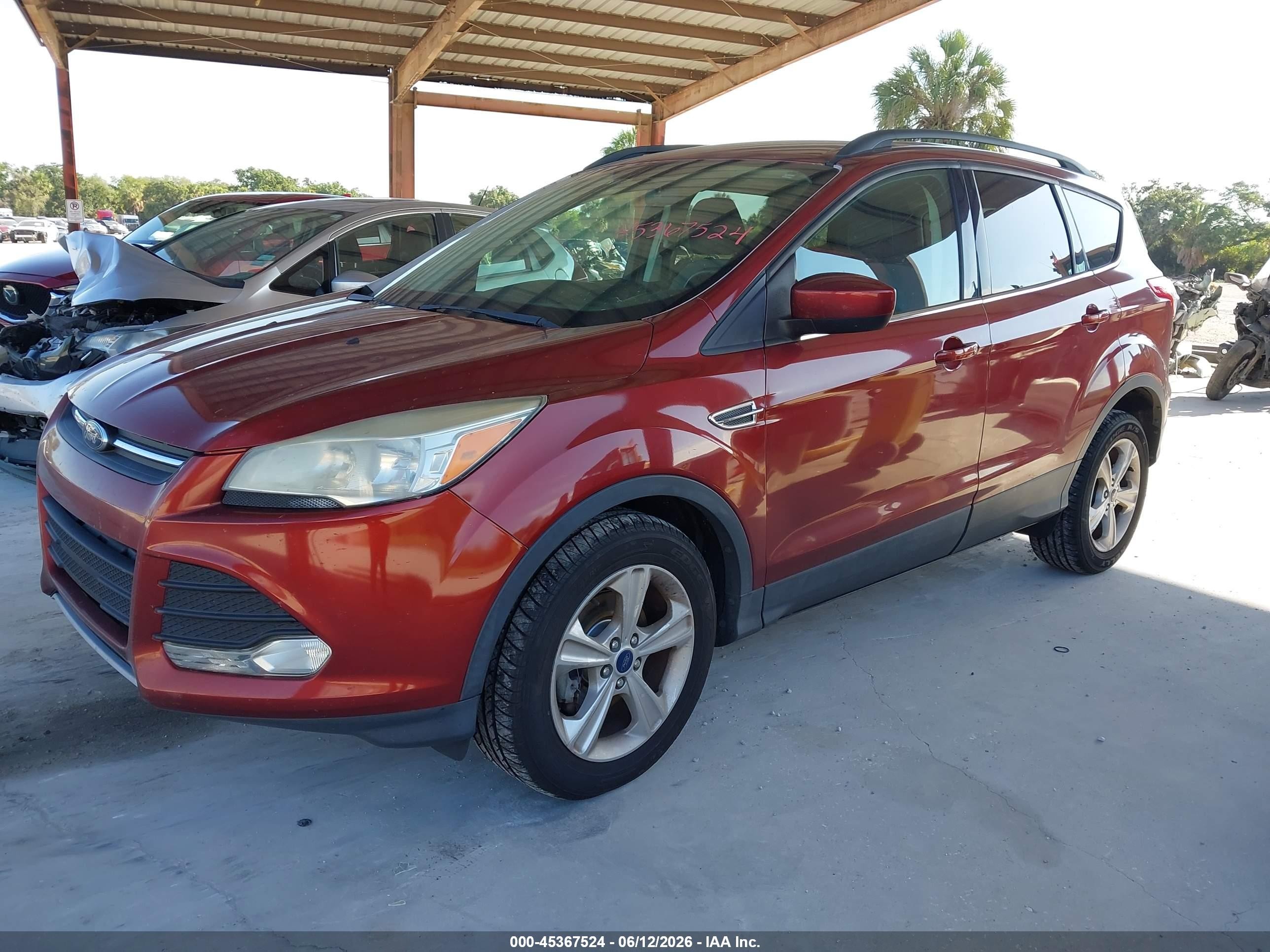 2014 Ford Escape Se Темно-бордовый vin: 1FMCU0GX2EUB56413