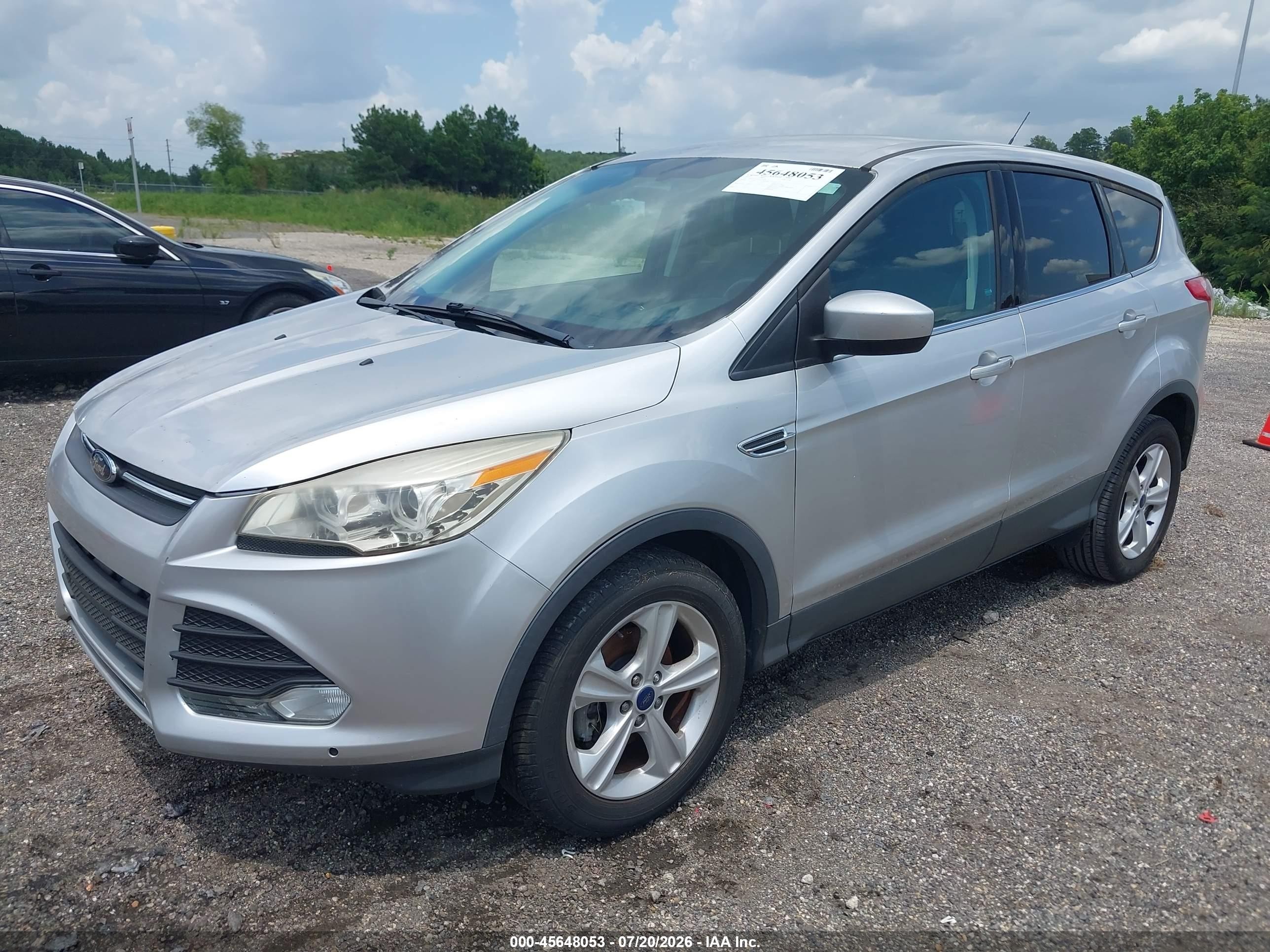 2014 Ford Escape Se Серебряный vin: 1FMCU0GX2EUC27934