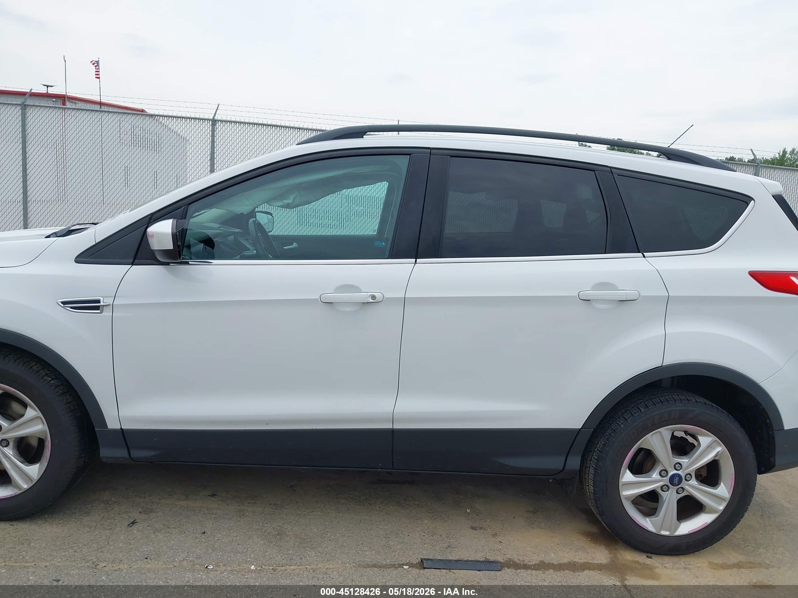 2014 Ford Escape Se White vin: 1FMCU0GX2EUC43499