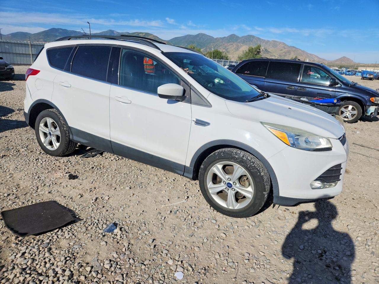 2016 Ford Escape Se White vin: 1FMCU0GX2GUB99524
