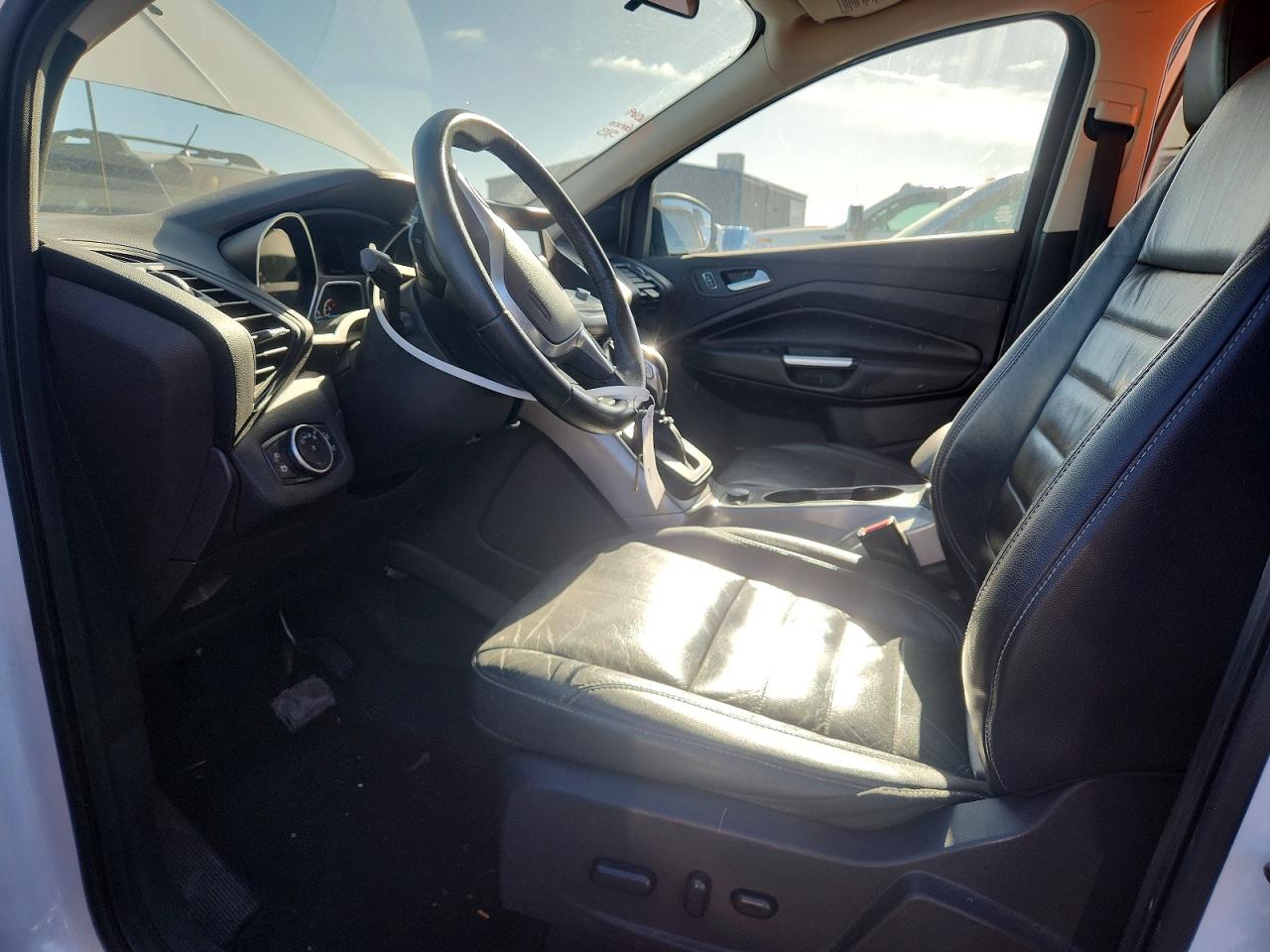 2016 Ford Escape Se White vin: 1FMCU0GX2GUB99524