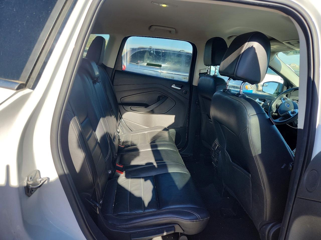 2016 Ford Escape Se White vin: 1FMCU0GX2GUB99524