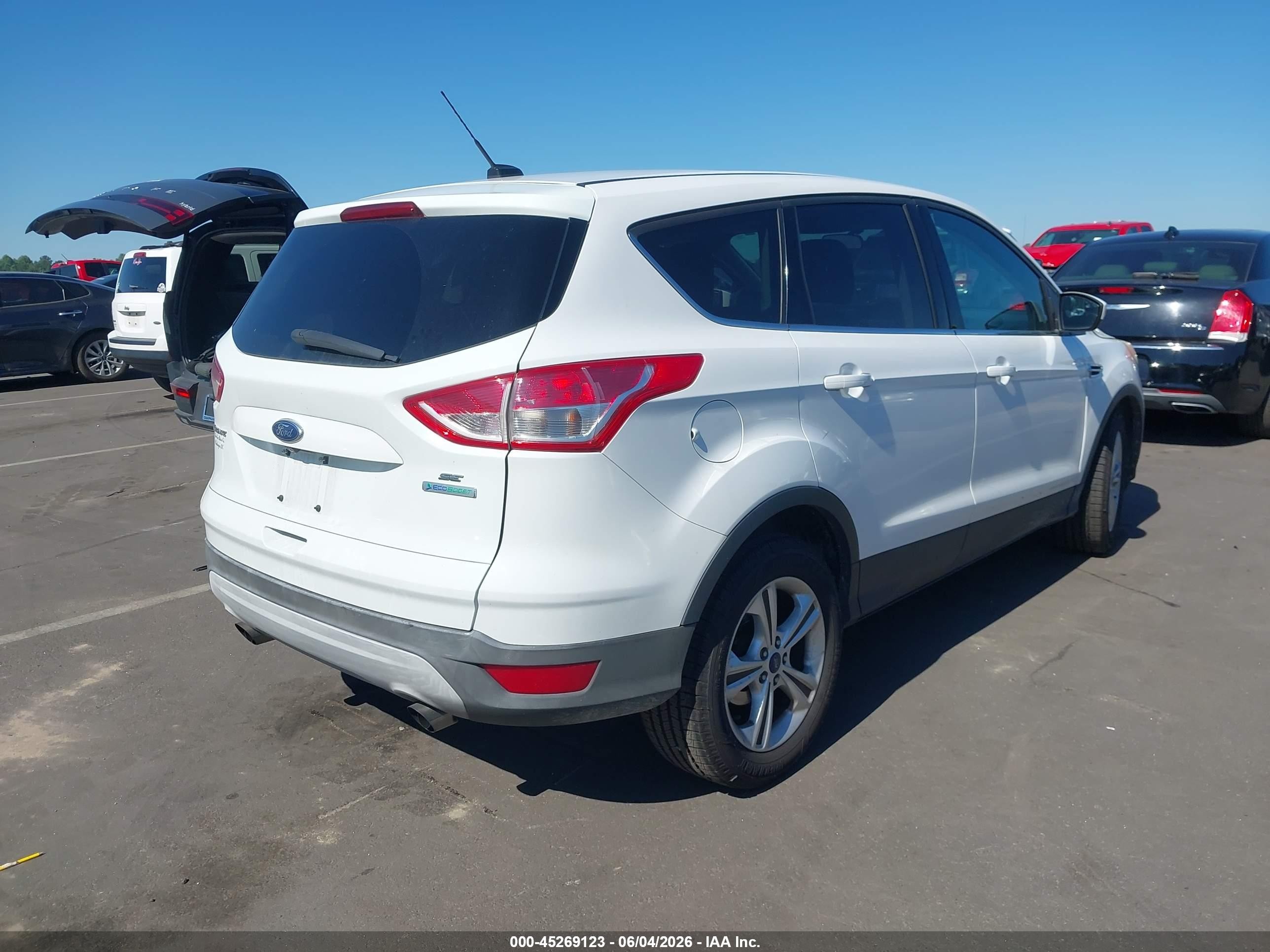 2014 Ford Escape Se Белый vin: 1FMCU0GX3EUA45983