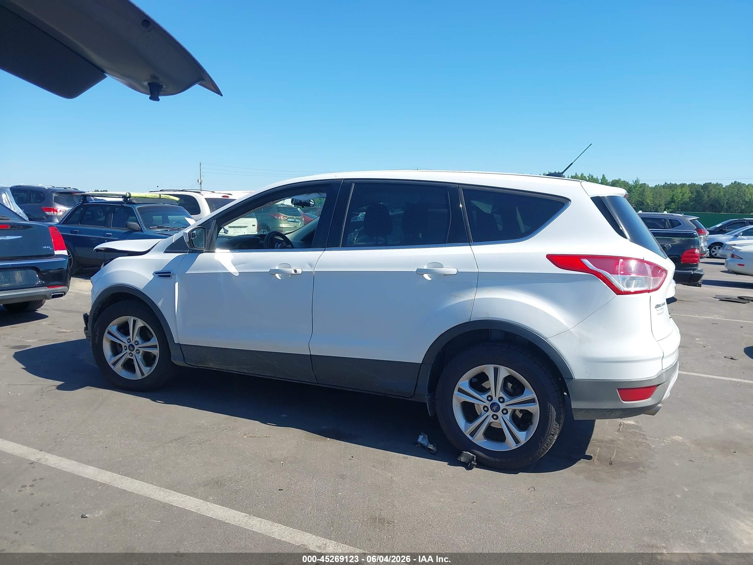 2014 Ford Escape Se Белый vin: 1FMCU0GX3EUA45983