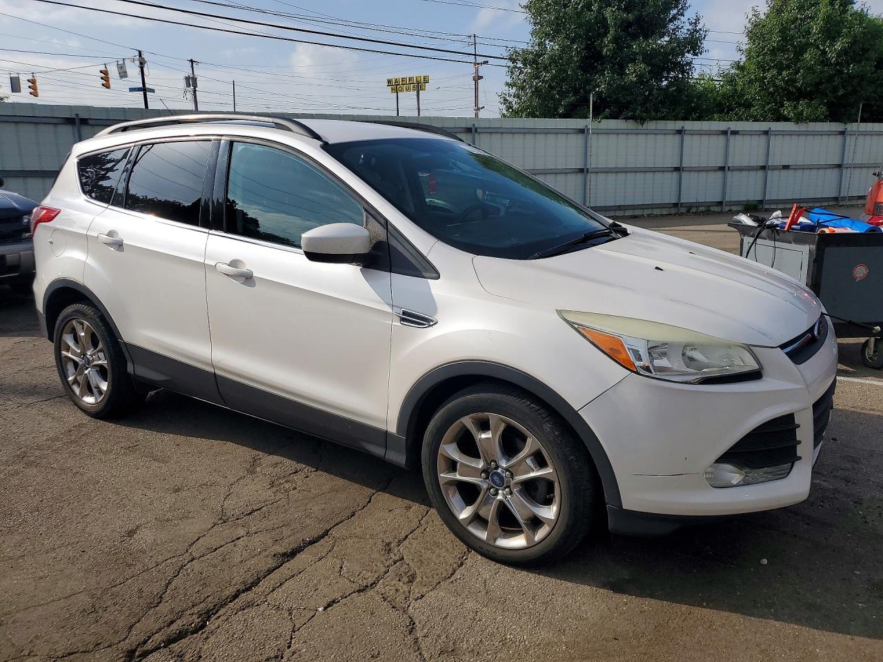 2014 Ford Escape Se White vin: 1FMCU0GX3EUA68776