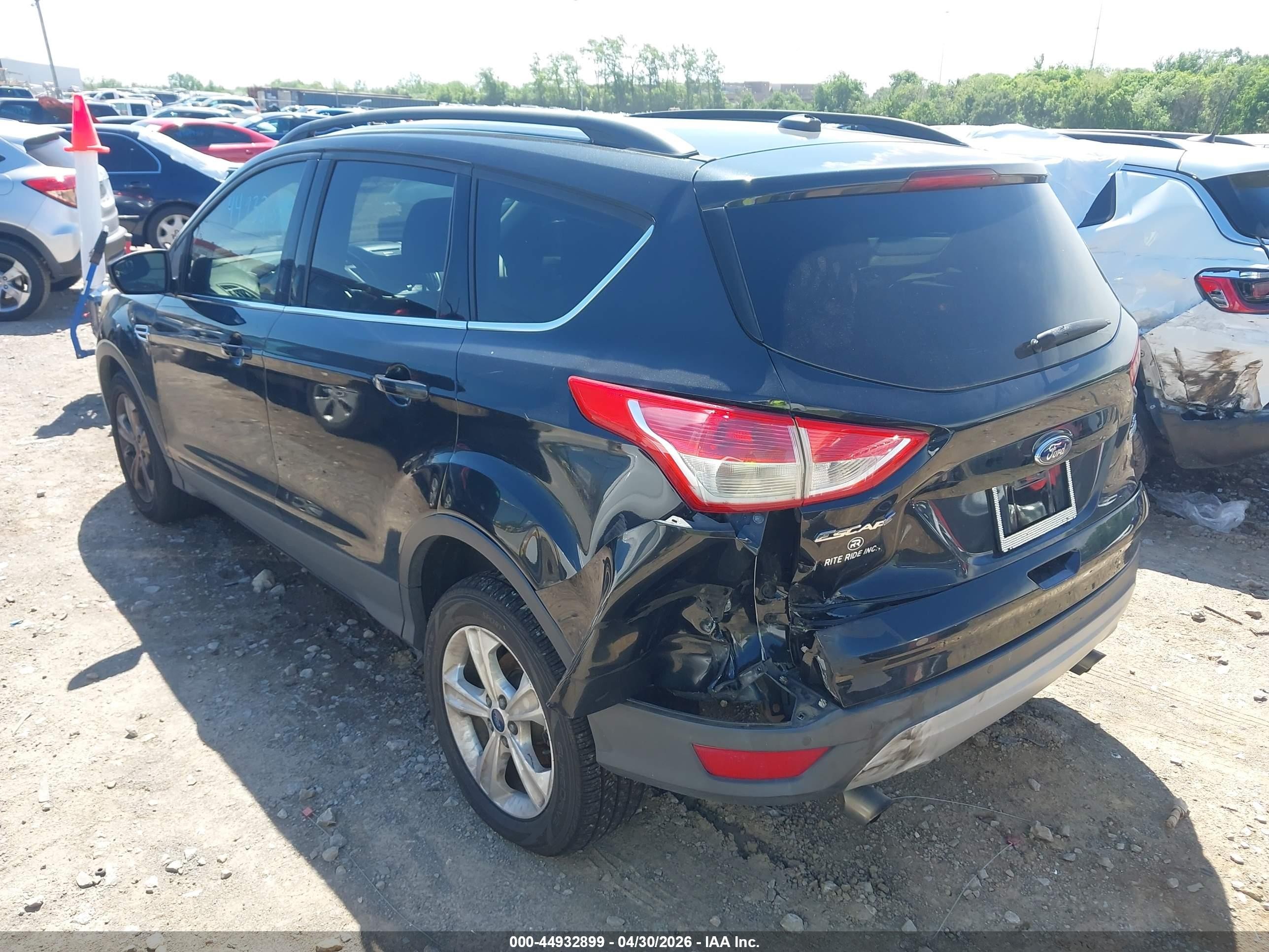 2014 Ford Escape Se Черный vin: 1FMCU0GX3EUB22867