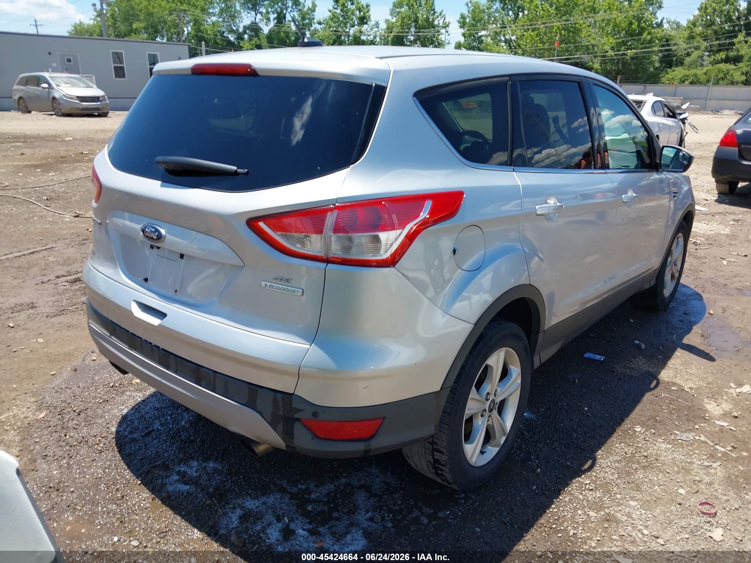 2014 Ford Escape Se Серебряный vin: 1FMCU0GX3EUB33822
