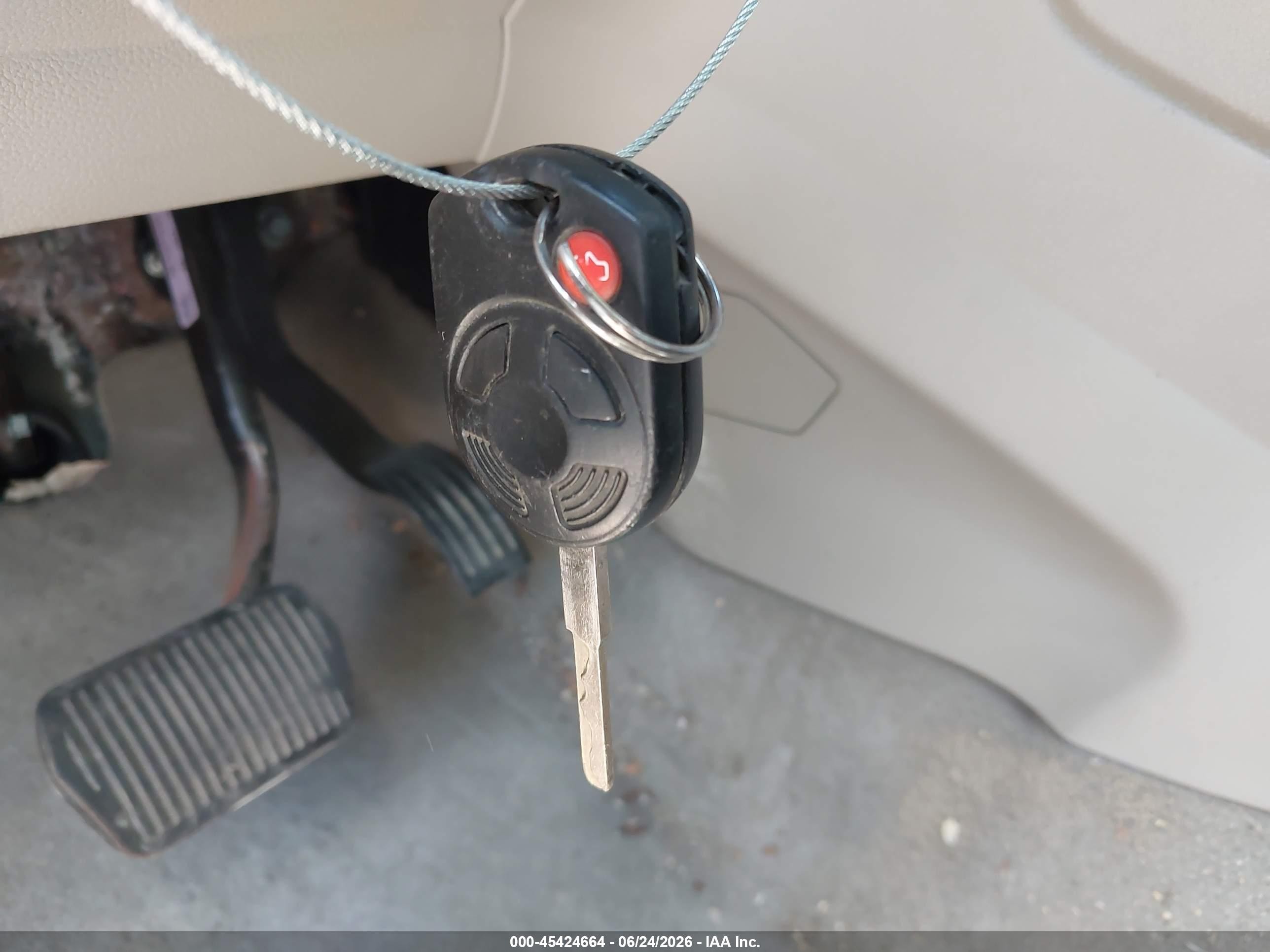 2014 Ford Escape Se Серебряный vin: 1FMCU0GX3EUB33822
