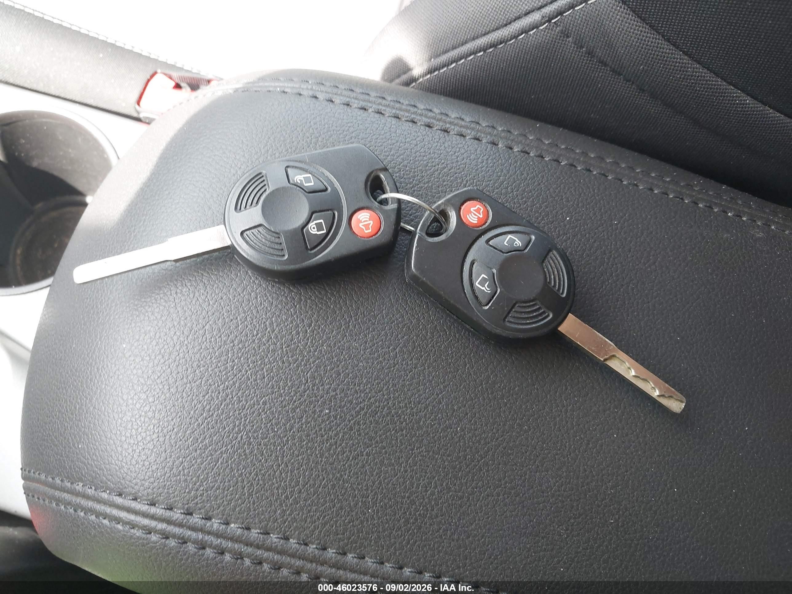 2014 Ford Escape Se Серебряный vin: 1FMCU0GX3EUC28302