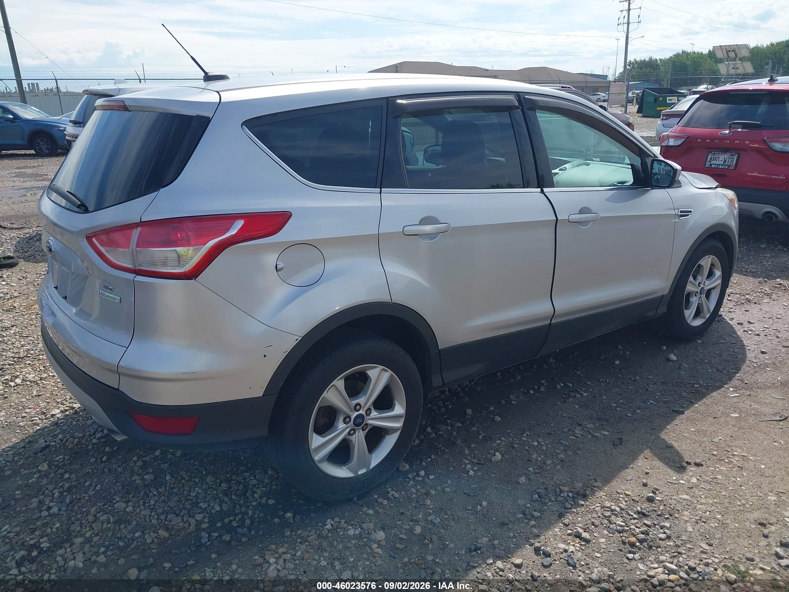 2014 Ford Escape Se Серебряный vin: 1FMCU0GX3EUC28302
