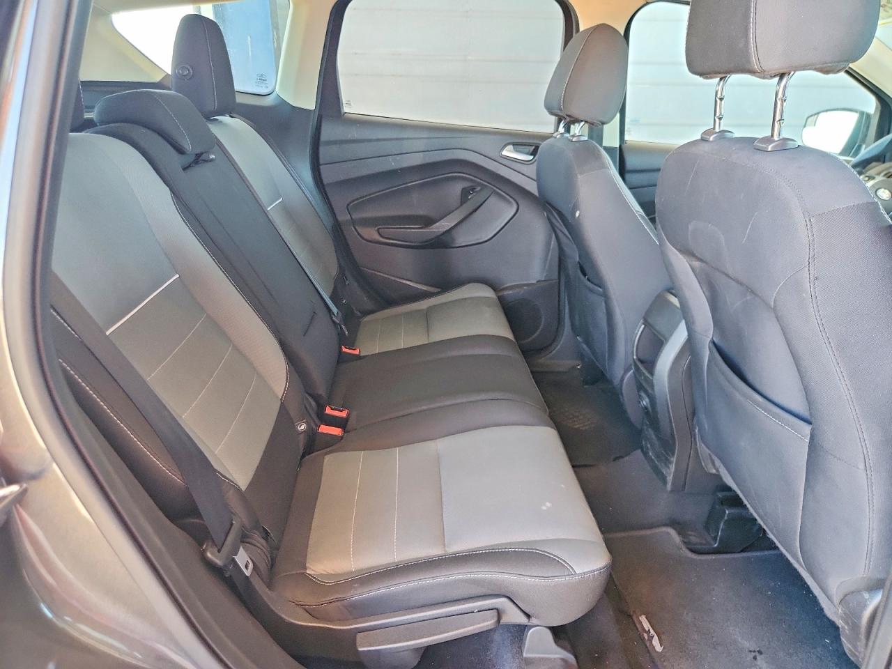 2015 Ford Escape Se Серый vin: 1FMCU0GX3FUA92139