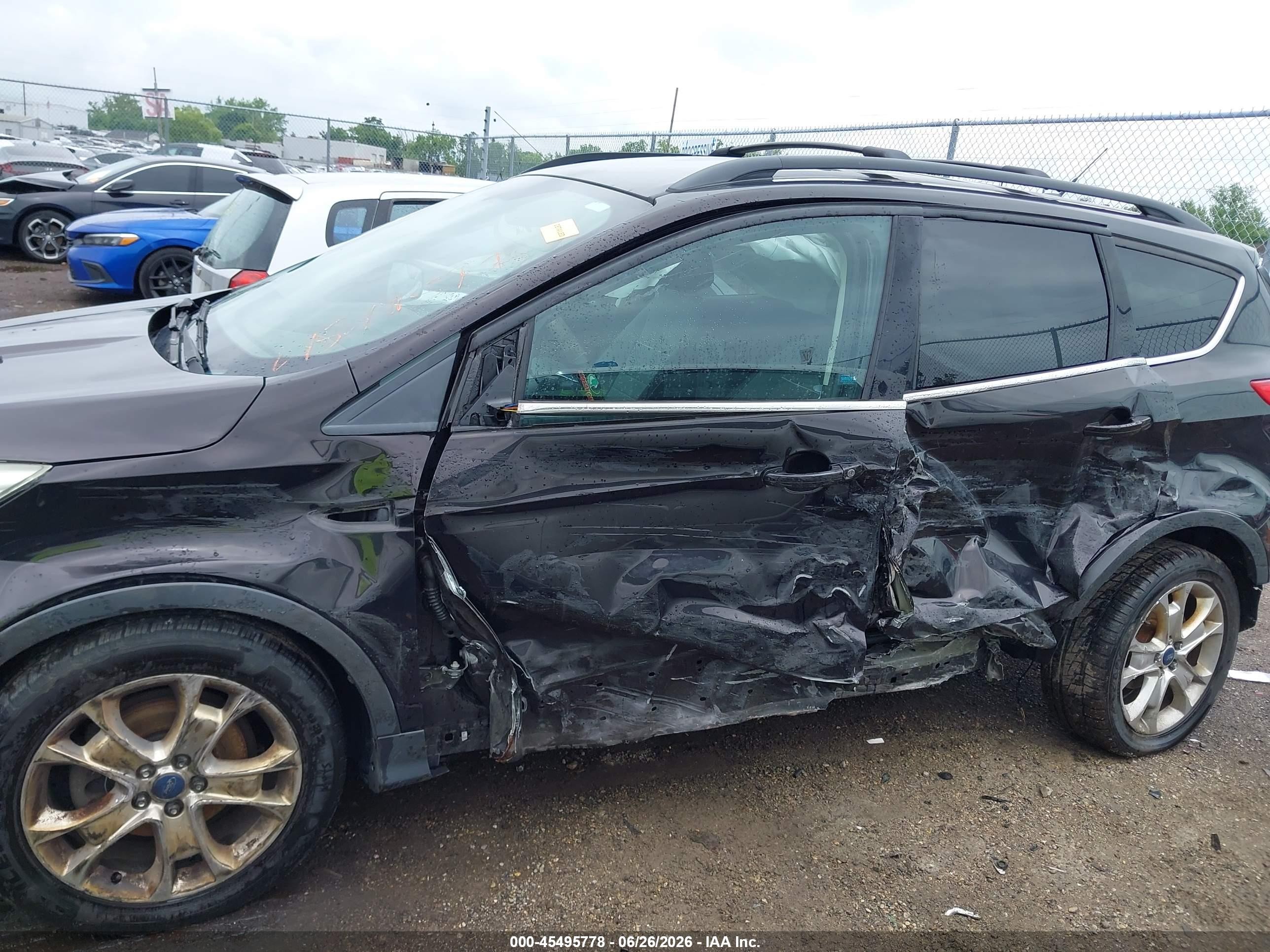 2013 Ford Escape Se Черный vin: 1FMCU0GX4DUB69937