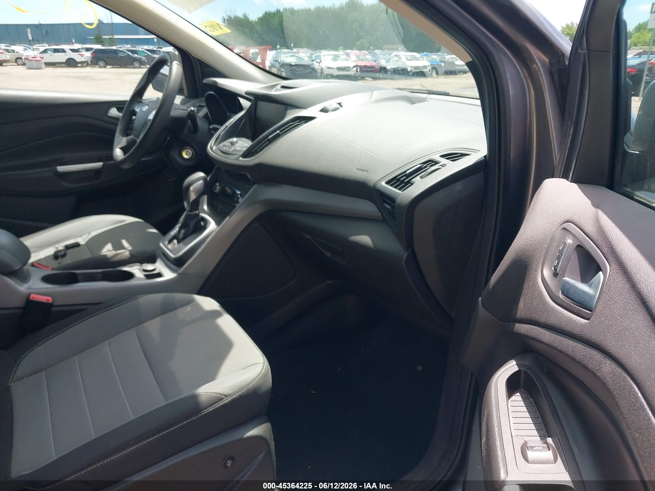 2014 Ford Escape Se Серый vin: 1FMCU0GX4EUB70040