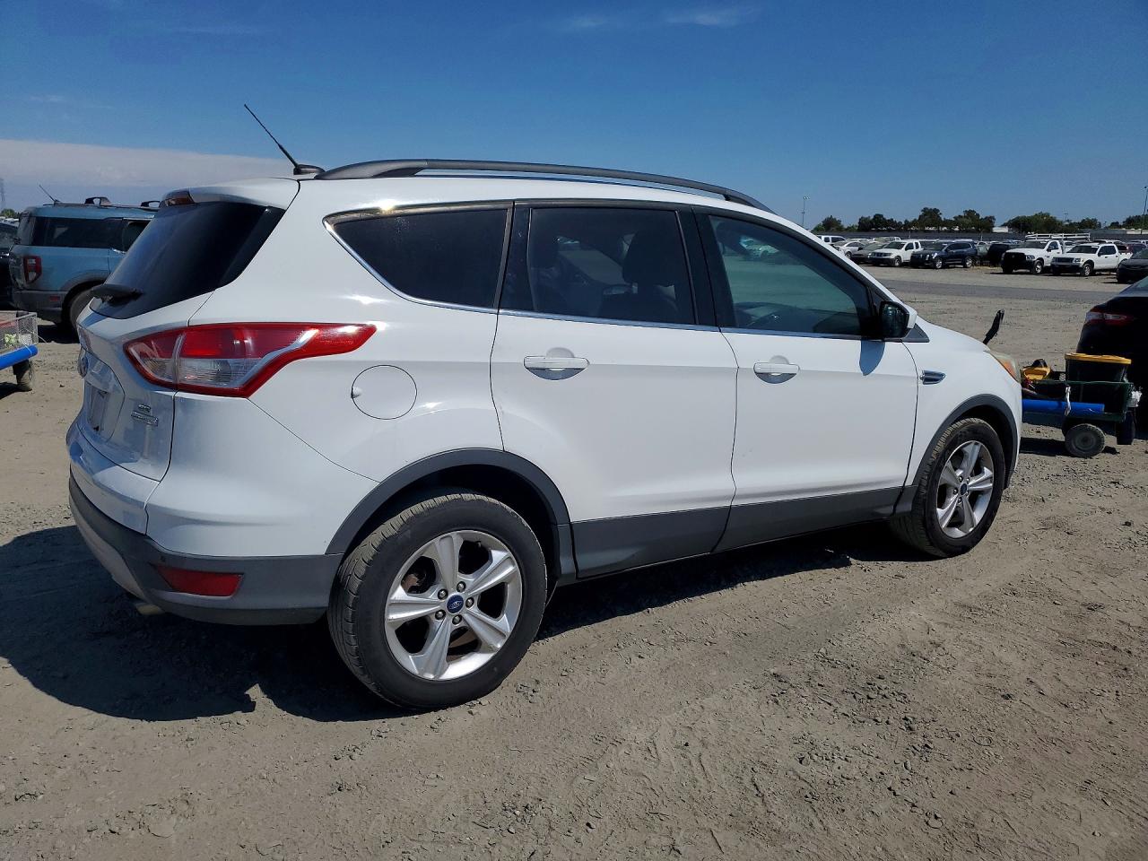 2015 Ford Escape Se White vin: 1FMCU0GX4FUA25615