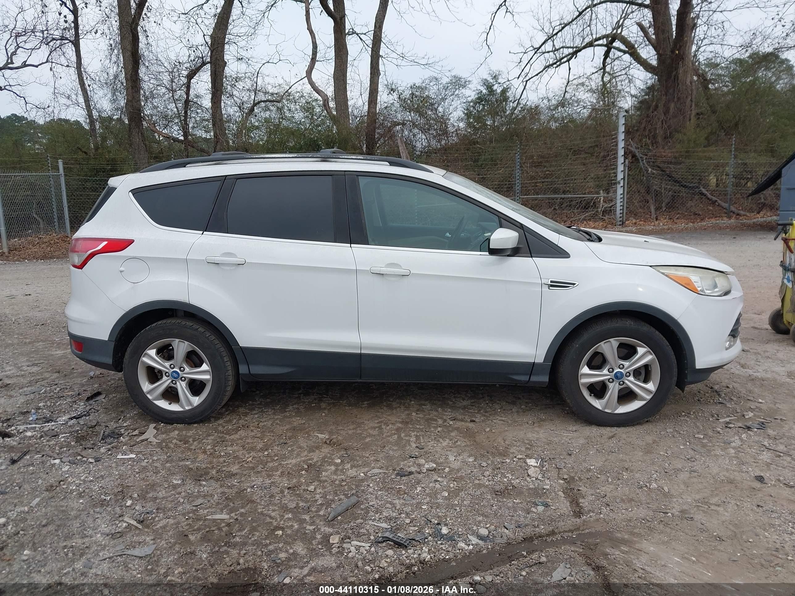 2013 Ford Escape Se White vin: 1FMCU0GX5DUC76110