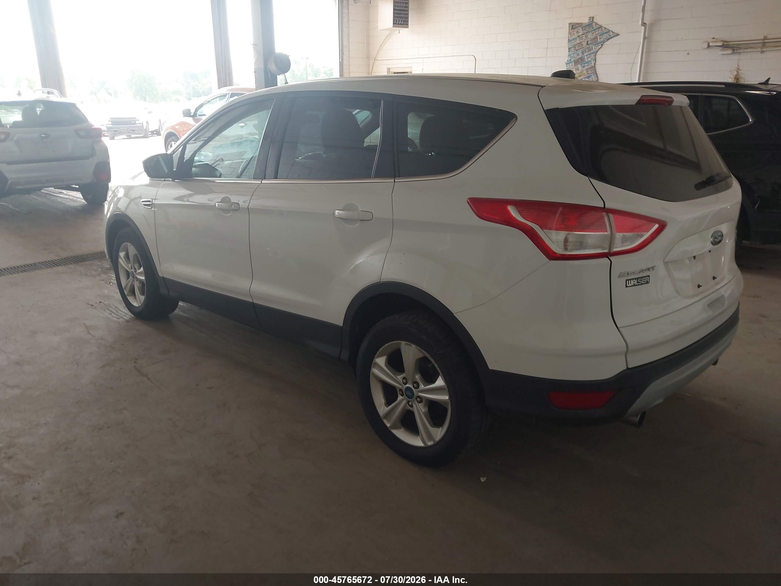 2013 Ford Escape Se Белый vin: 1FMCU0GX5DUC93585