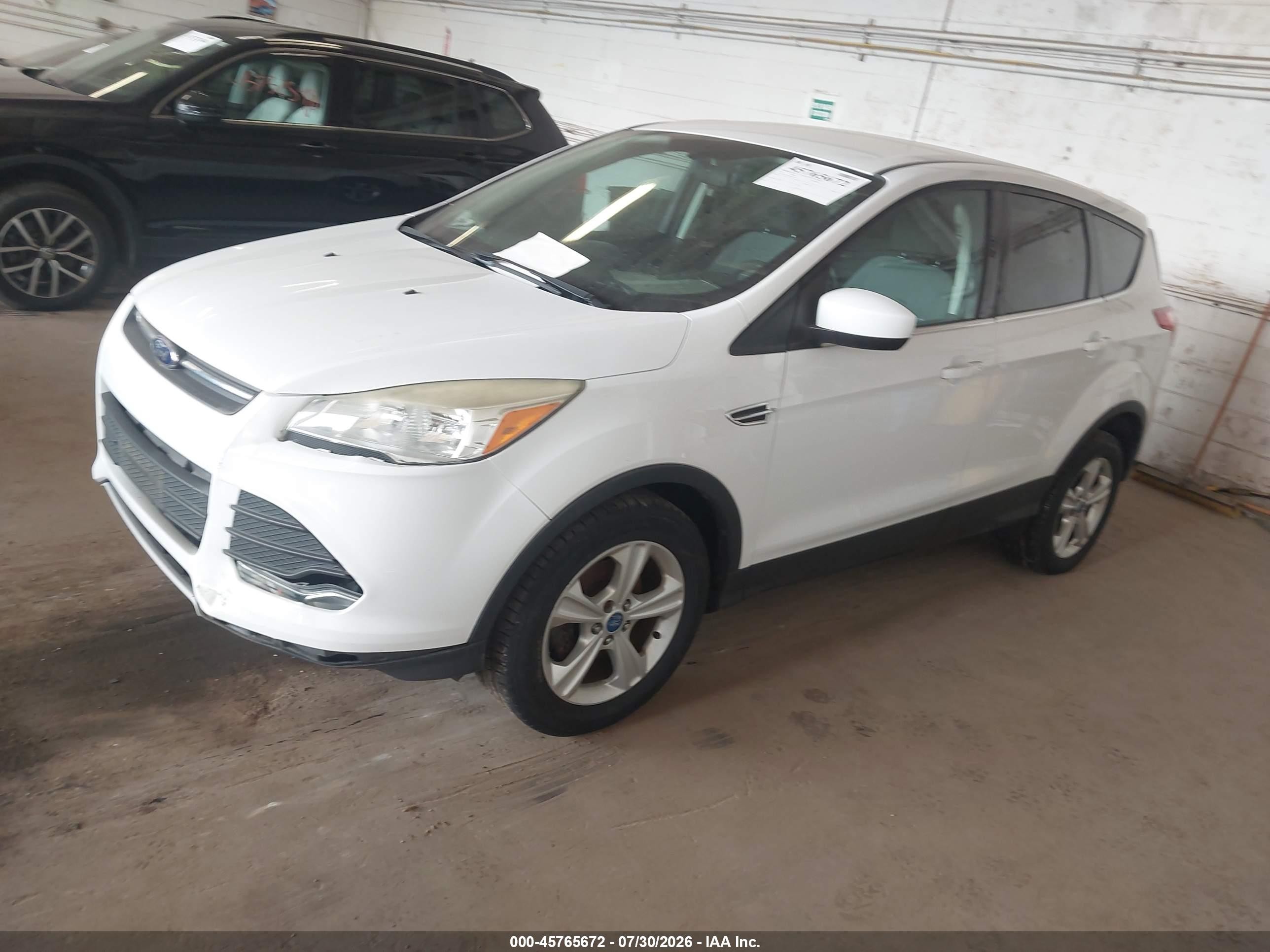 2013 Ford Escape Se Белый vin: 1FMCU0GX5DUC93585