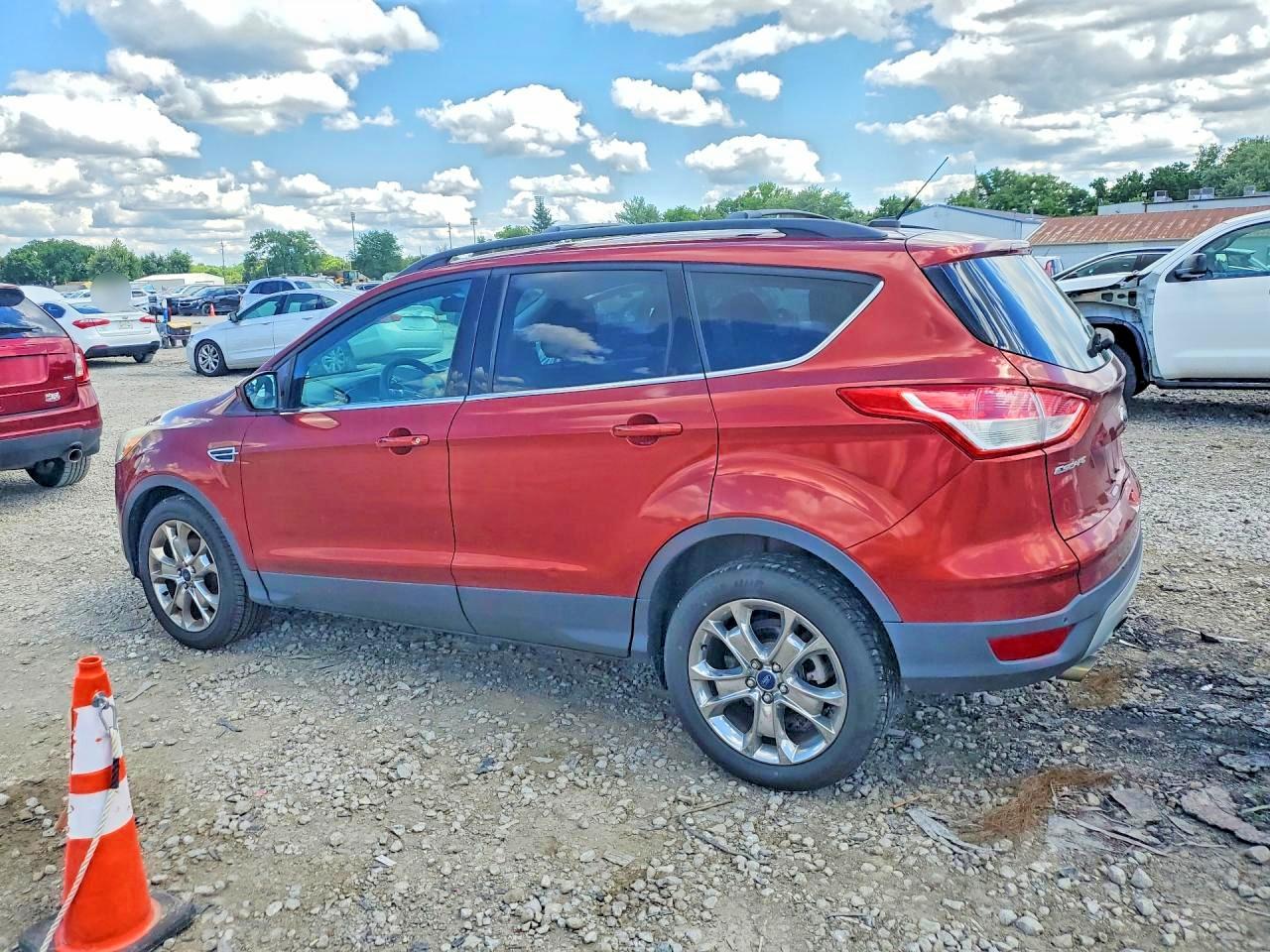 2014 Ford Escape Se Красный vin: 1FMCU0GX5EUB28475