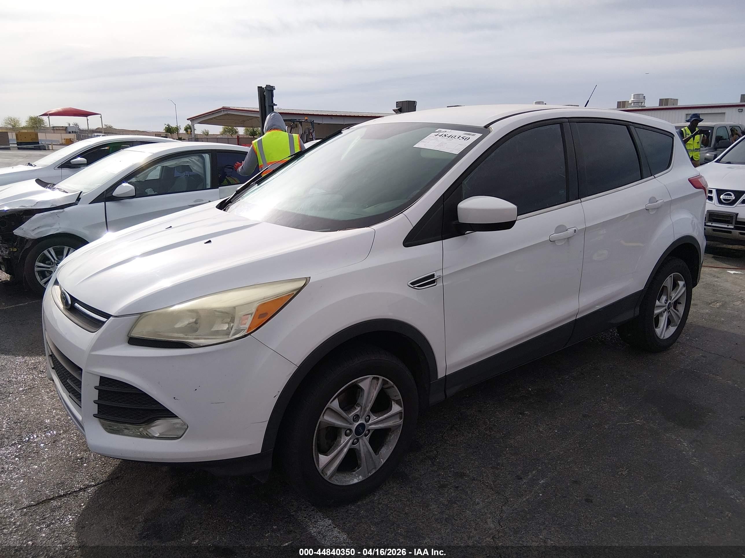 2014 Ford Escape Se White vin: 1FMCU0GX5EUB64389