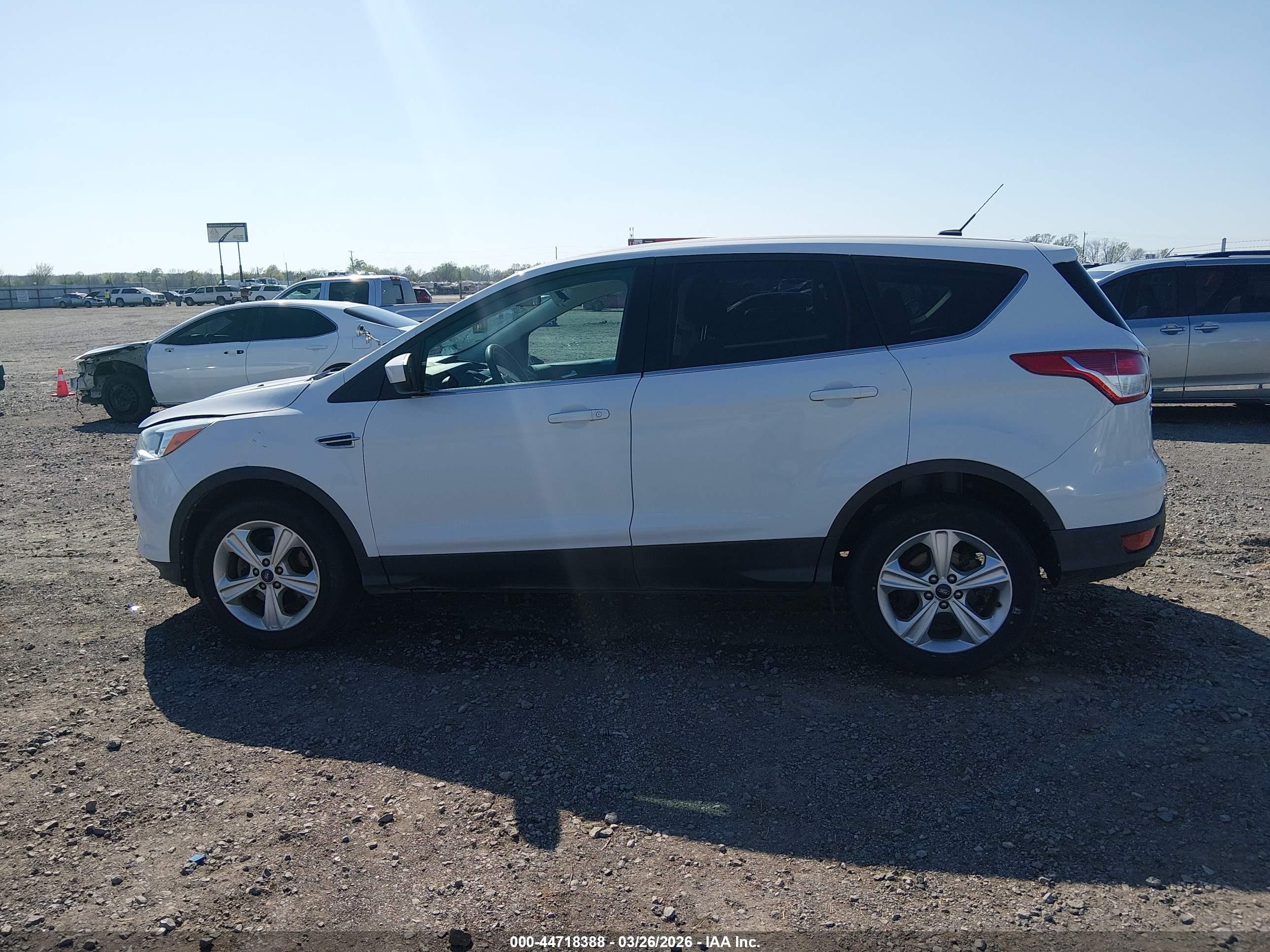 2013 Ford Escape Se White vin: 1FMCU0GX6DUD22382