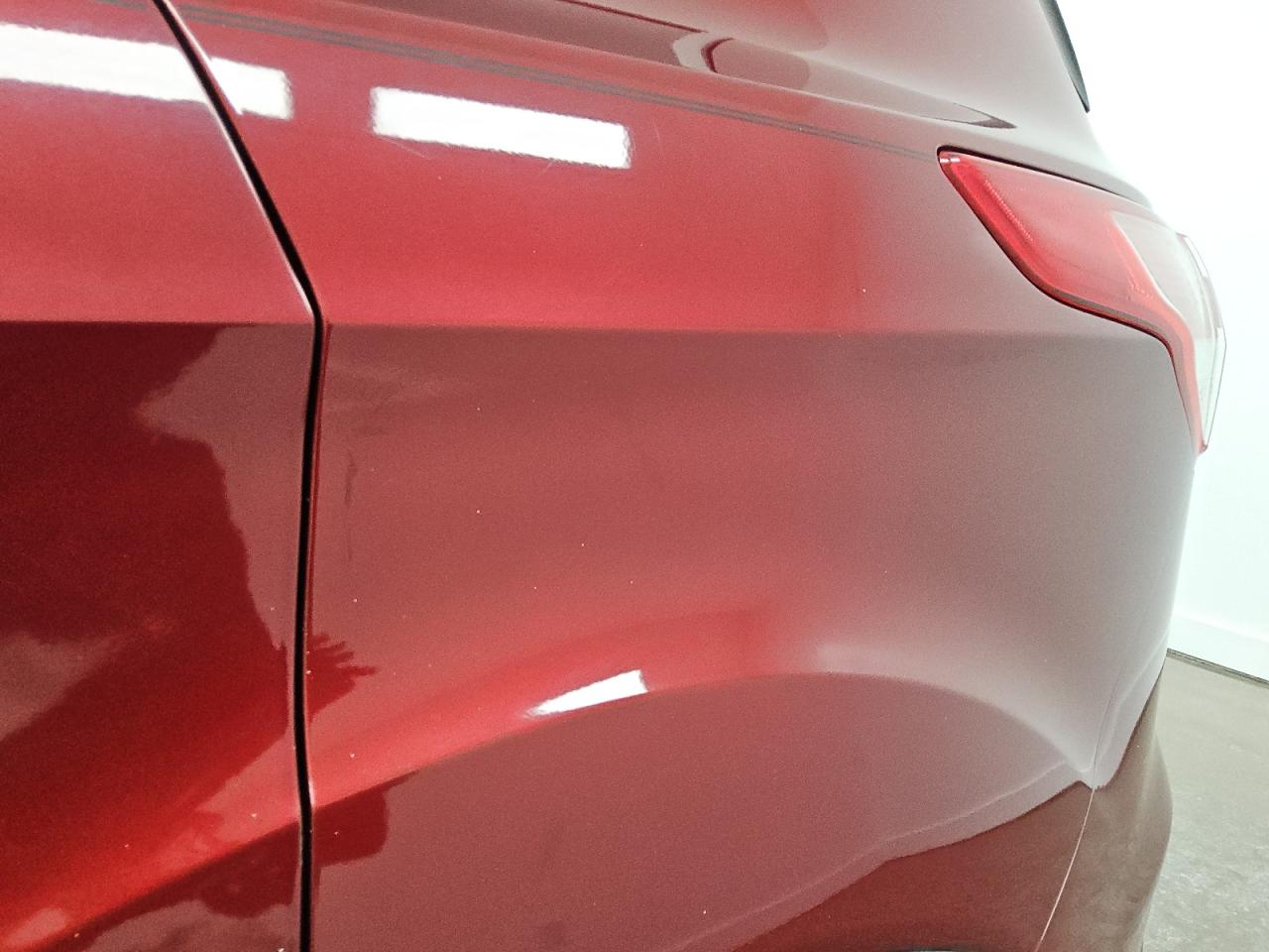 2014 Ford Escape Se Red vin: 1FMCU0GX6EUB77703 Damage: Left Qtr Panel, Heavy Scratch, 2 To 3 Inches