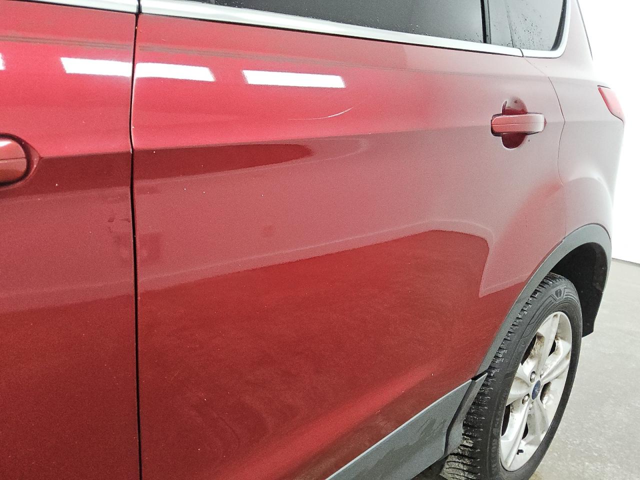 2014 Ford Escape Se Red vin: 1FMCU0GX6EUB77703 Damage: Left Rear Door, Heavy Scratch, 5 To 6 Inches