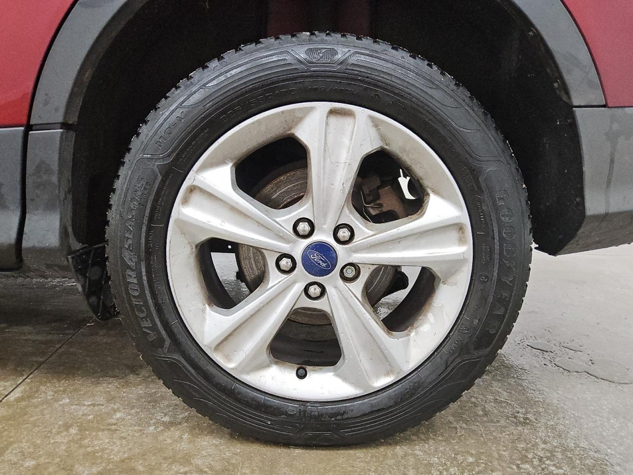 2014 Ford Escape Se Red vin: 1FMCU0GX6EUB77703 Damage: Left Rear Wheel, Curb Rash, 9 To 10 Inches