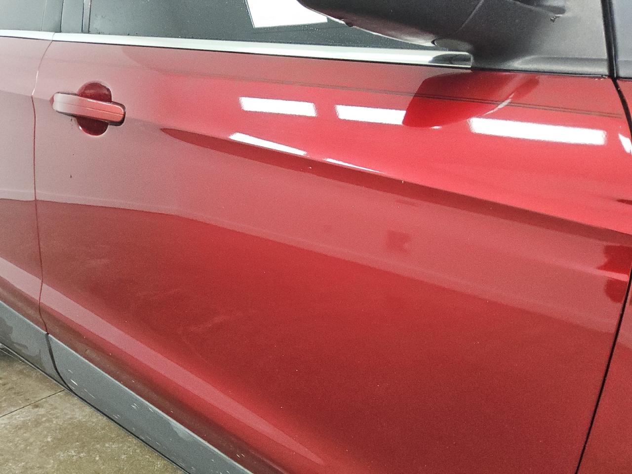 2014 Ford Escape Se Red vin: 1FMCU0GX6EUB77703 Damage: Right Front Door, Heavy Scratch, 1 To 2 Inches