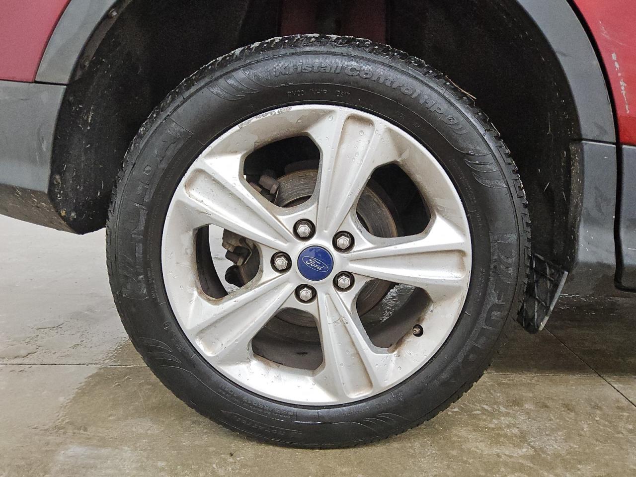 2014 Ford Escape Se Red vin: 1FMCU0GX6EUB77703 Damage: Right Rear Wheel, Curb Rash, > 12 Inches