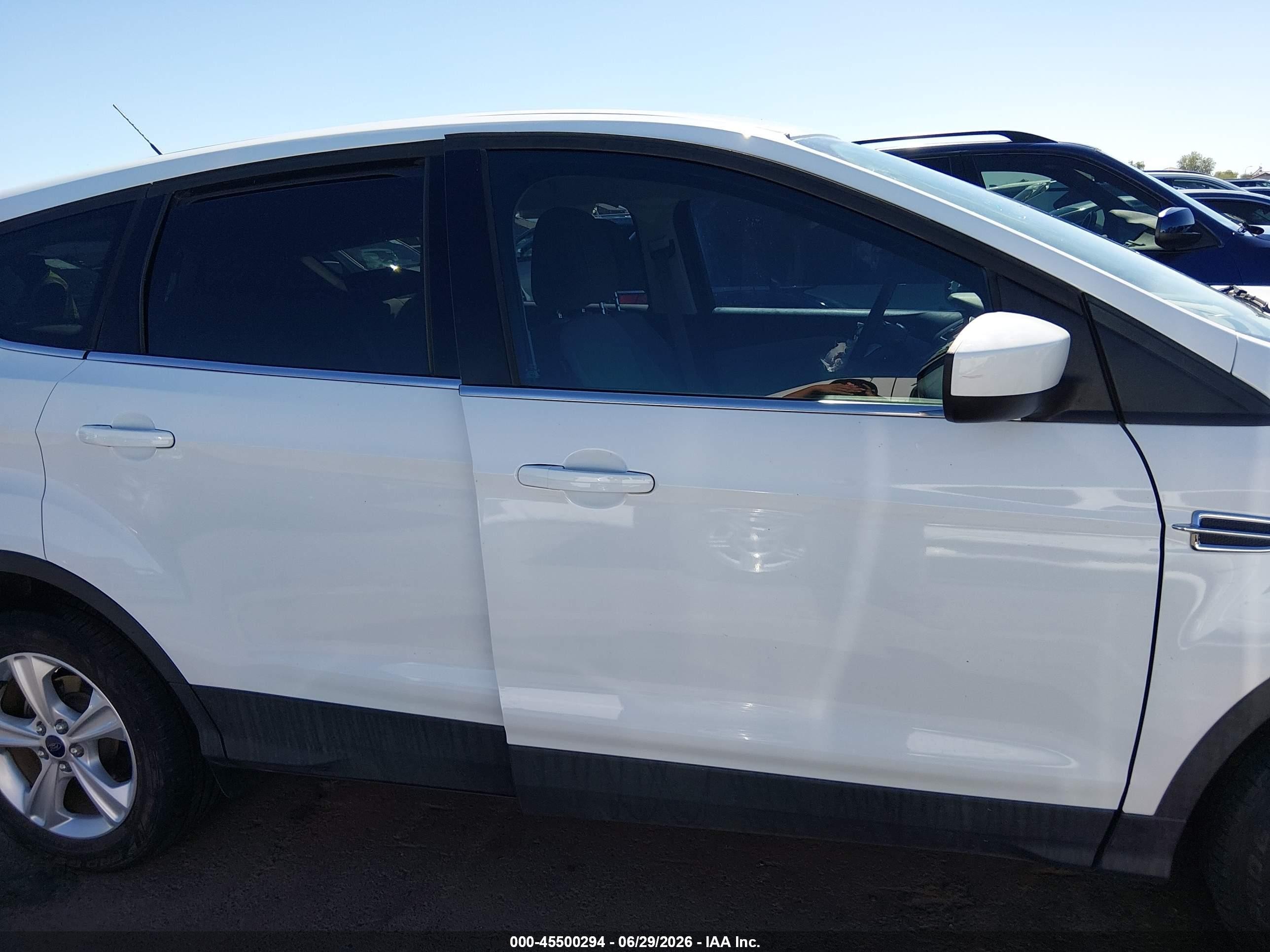 2014 Ford Escape Se White vin: 1FMCU0GX6EUD44335