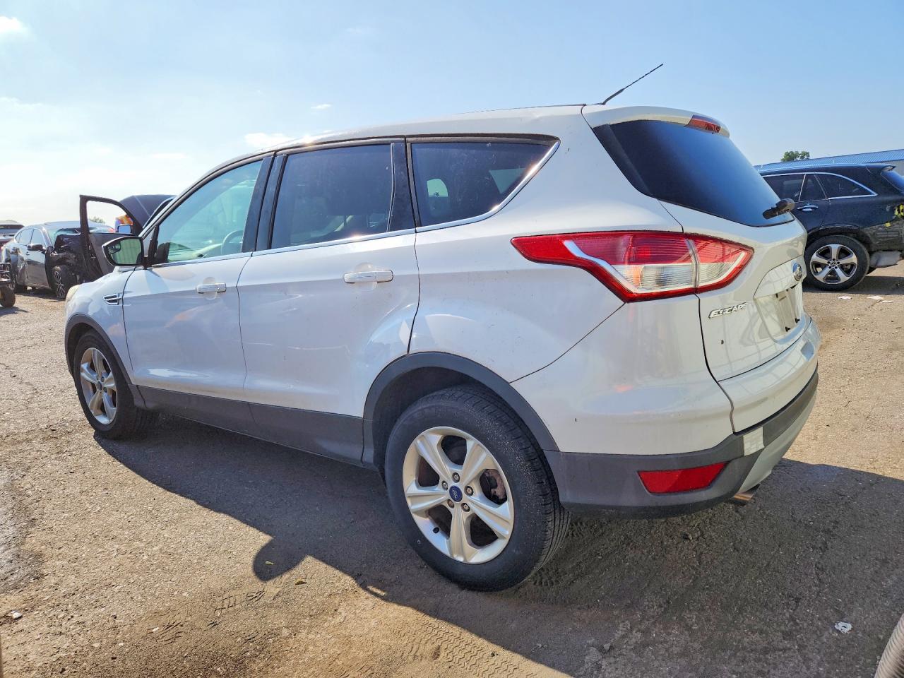 2014 Ford Escape Se Белый vin: 1FMCU0GX6EUD56422