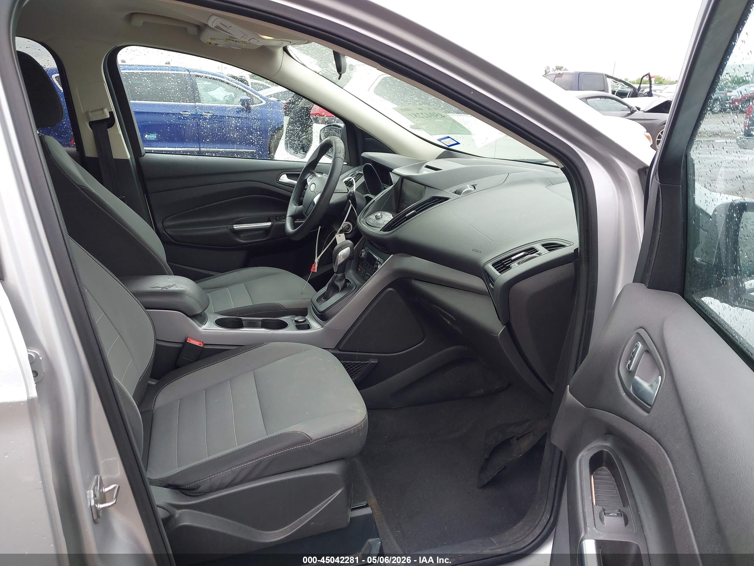 2015 Ford Escape Se Серебряный vin: 1FMCU0GX6FUB18698