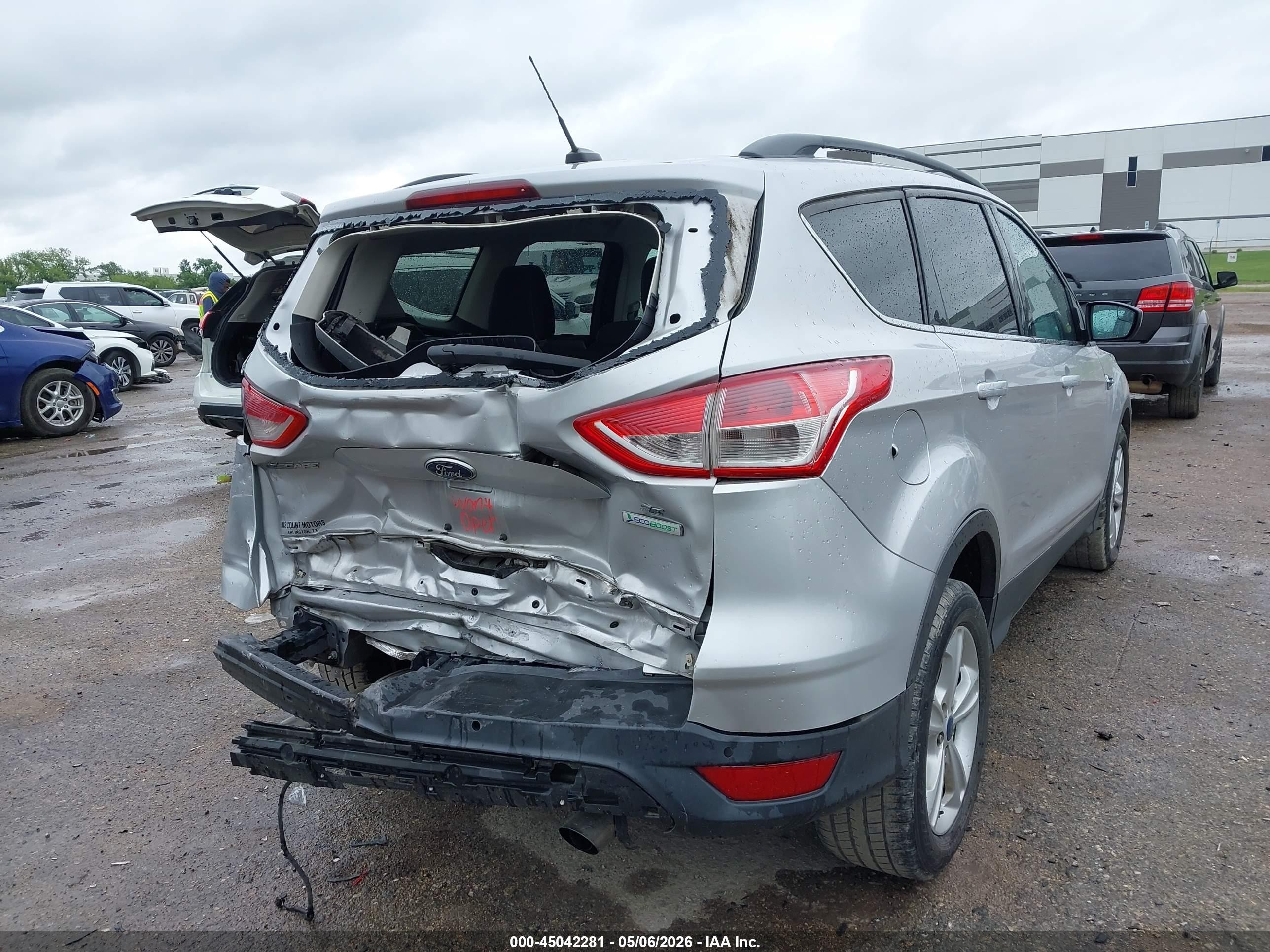 2015 Ford Escape Se Серебряный vin: 1FMCU0GX6FUB18698