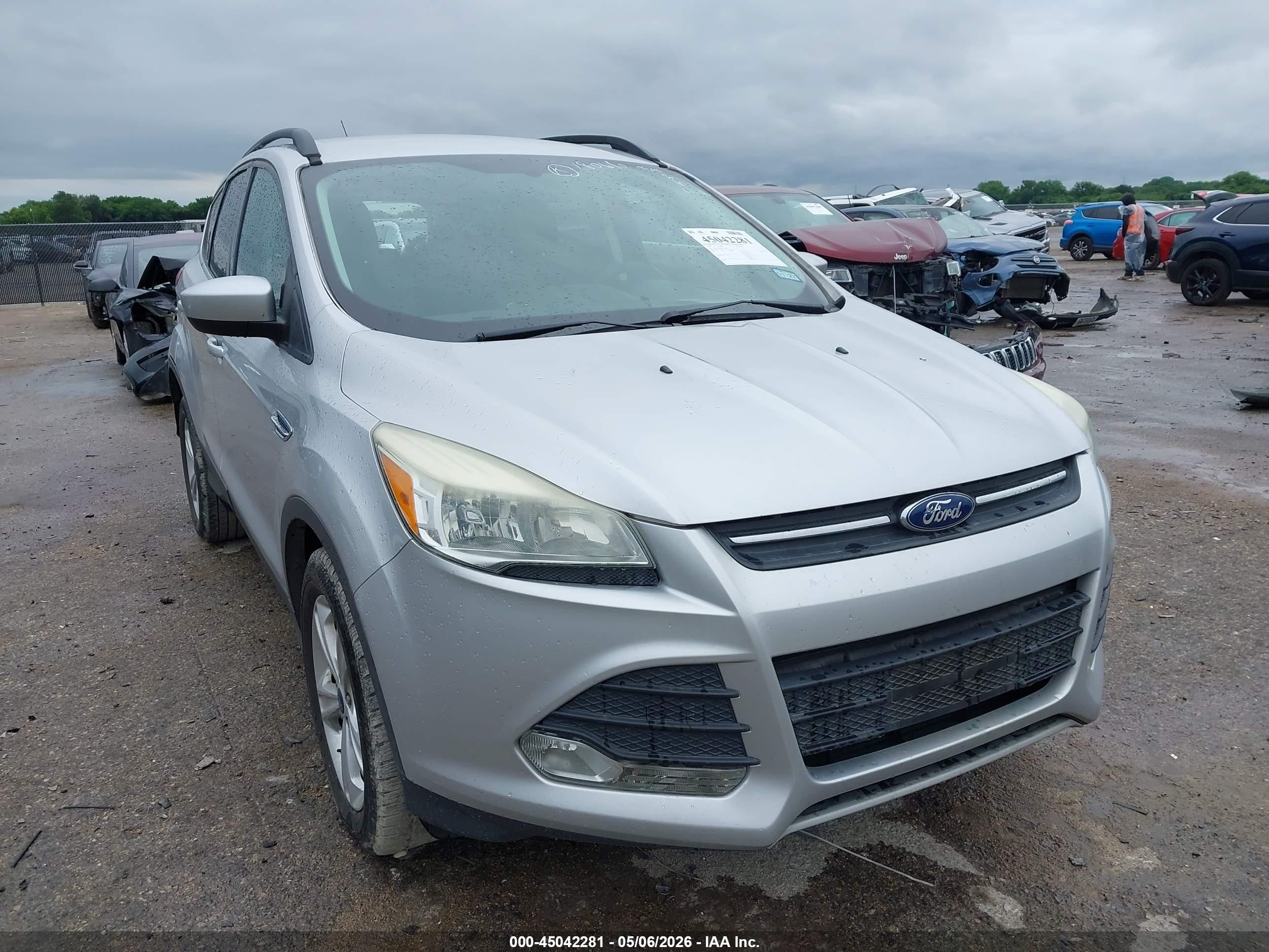 2015 Ford Escape Se Серебряный vin: 1FMCU0GX6FUB18698