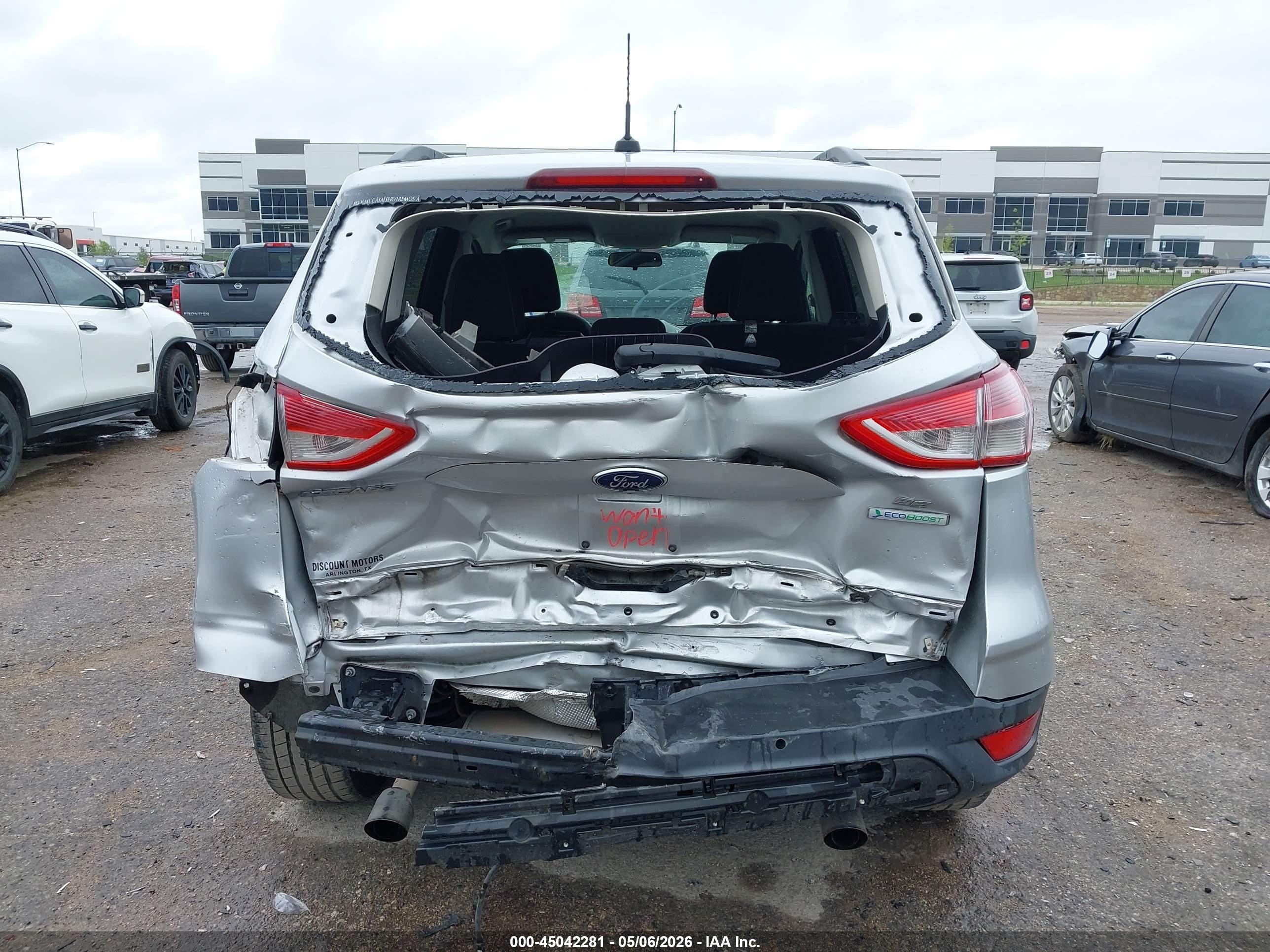 2015 Ford Escape Se Серебряный vin: 1FMCU0GX6FUB18698