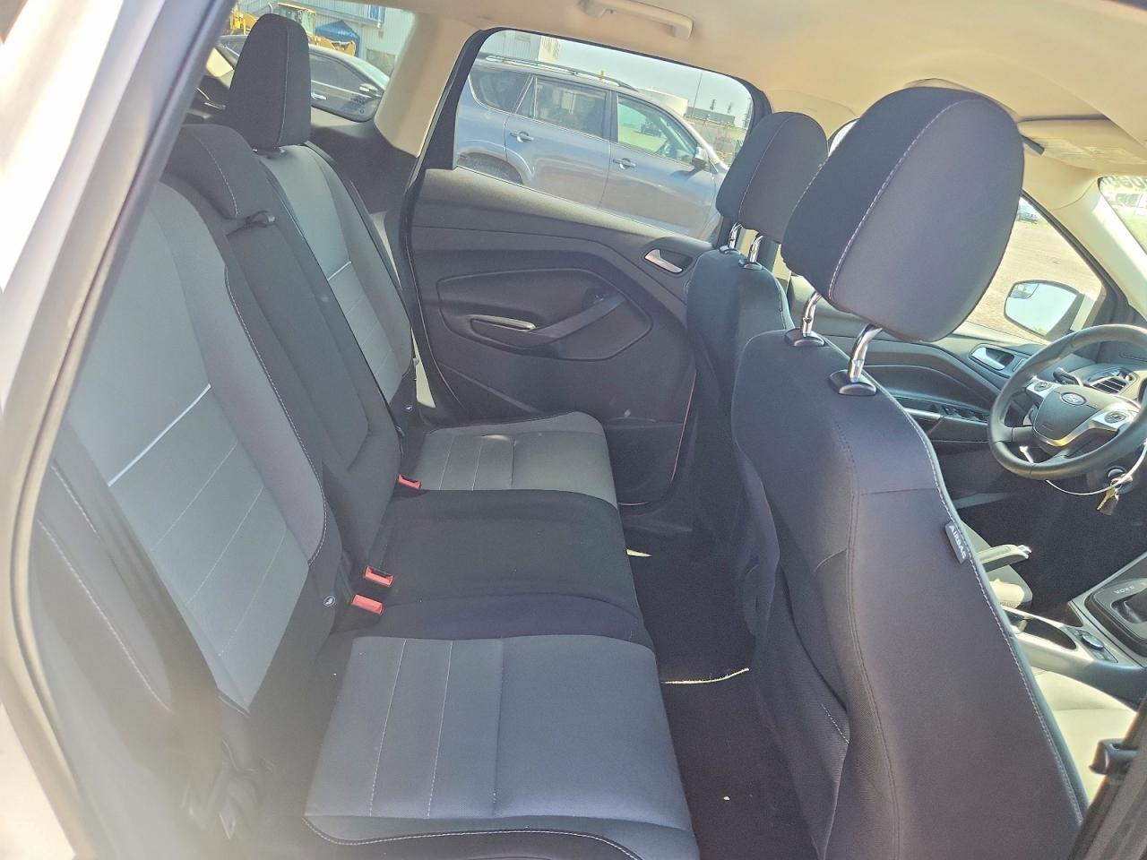 2015 Ford Escape Se Белый vin: 1FMCU0GX6FUC69525