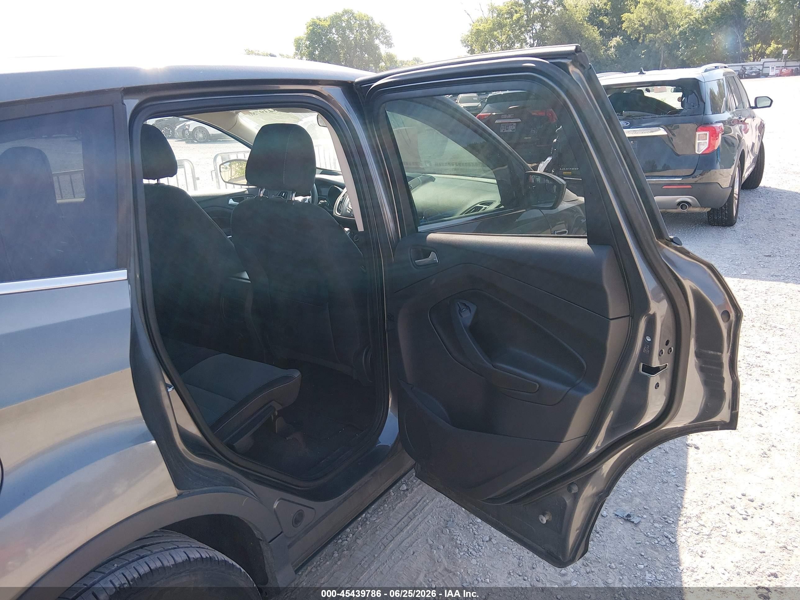 2014 Ford Escape Se Серый vin: 1FMCU0GX7EUC51226