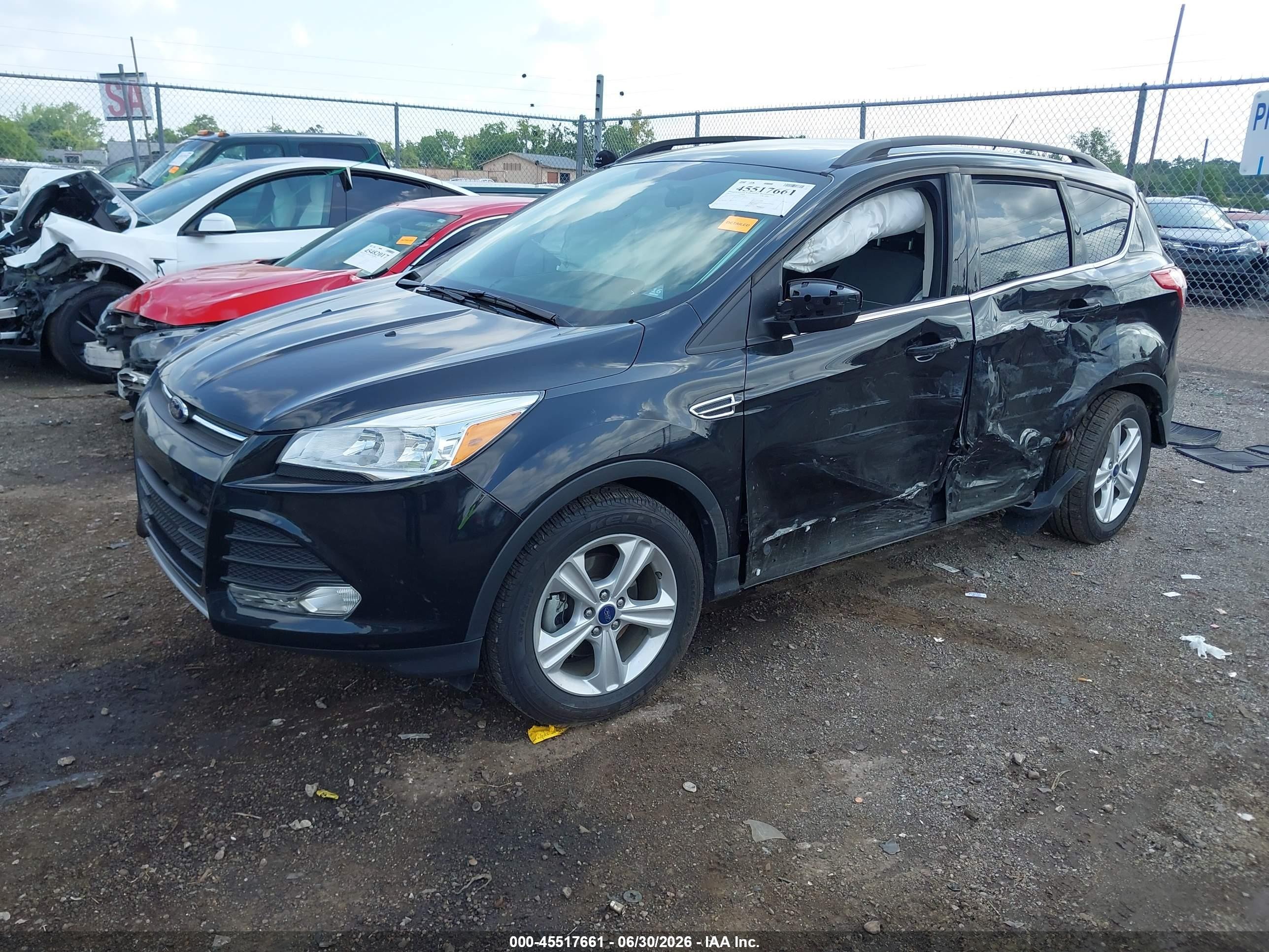 2014 Ford Escape Se Черный vin: 1FMCU0GX7EUC83030
