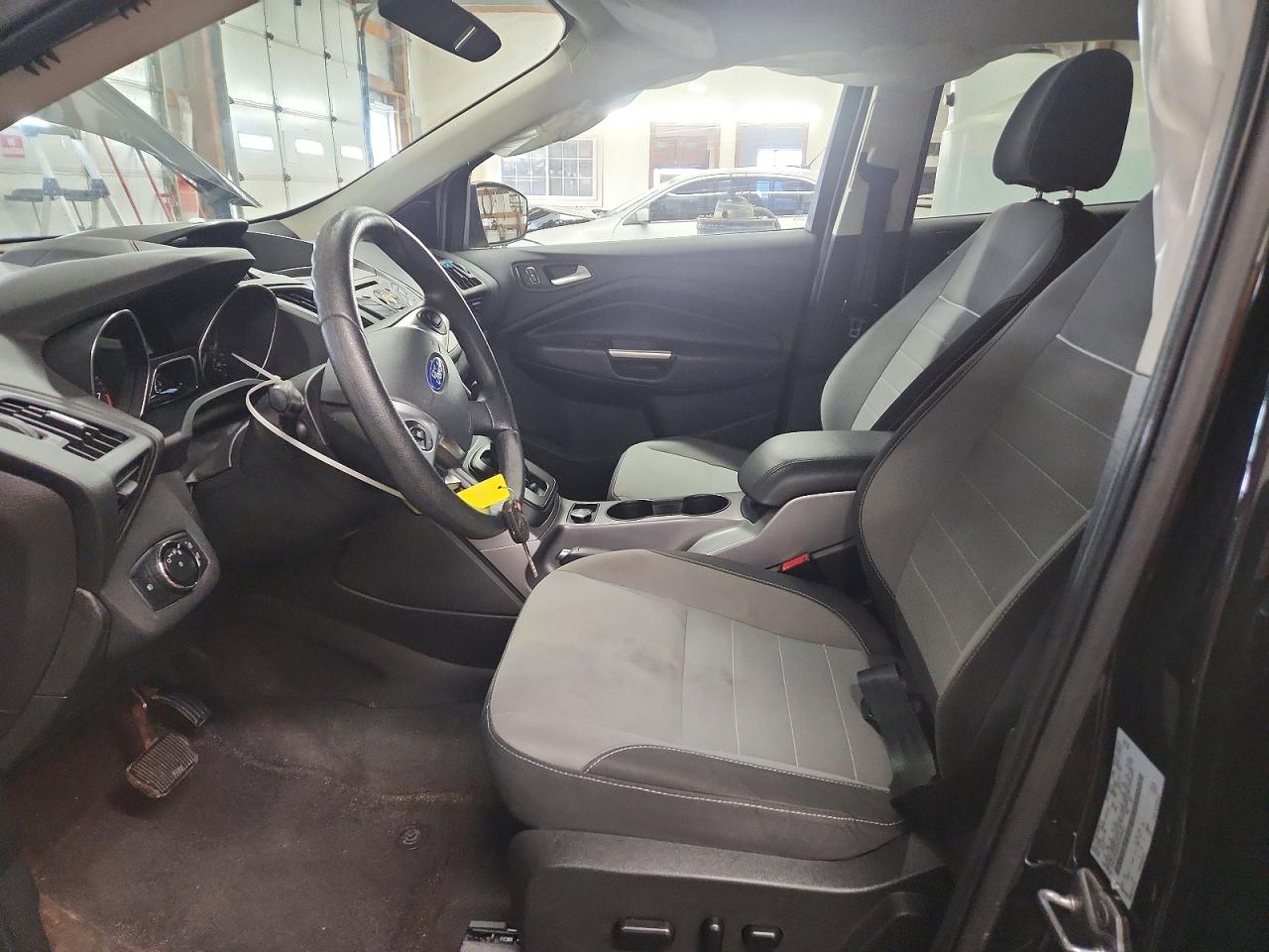 2014 Ford Escape Se Черный vin: 1FMCU0GX7EUD99893