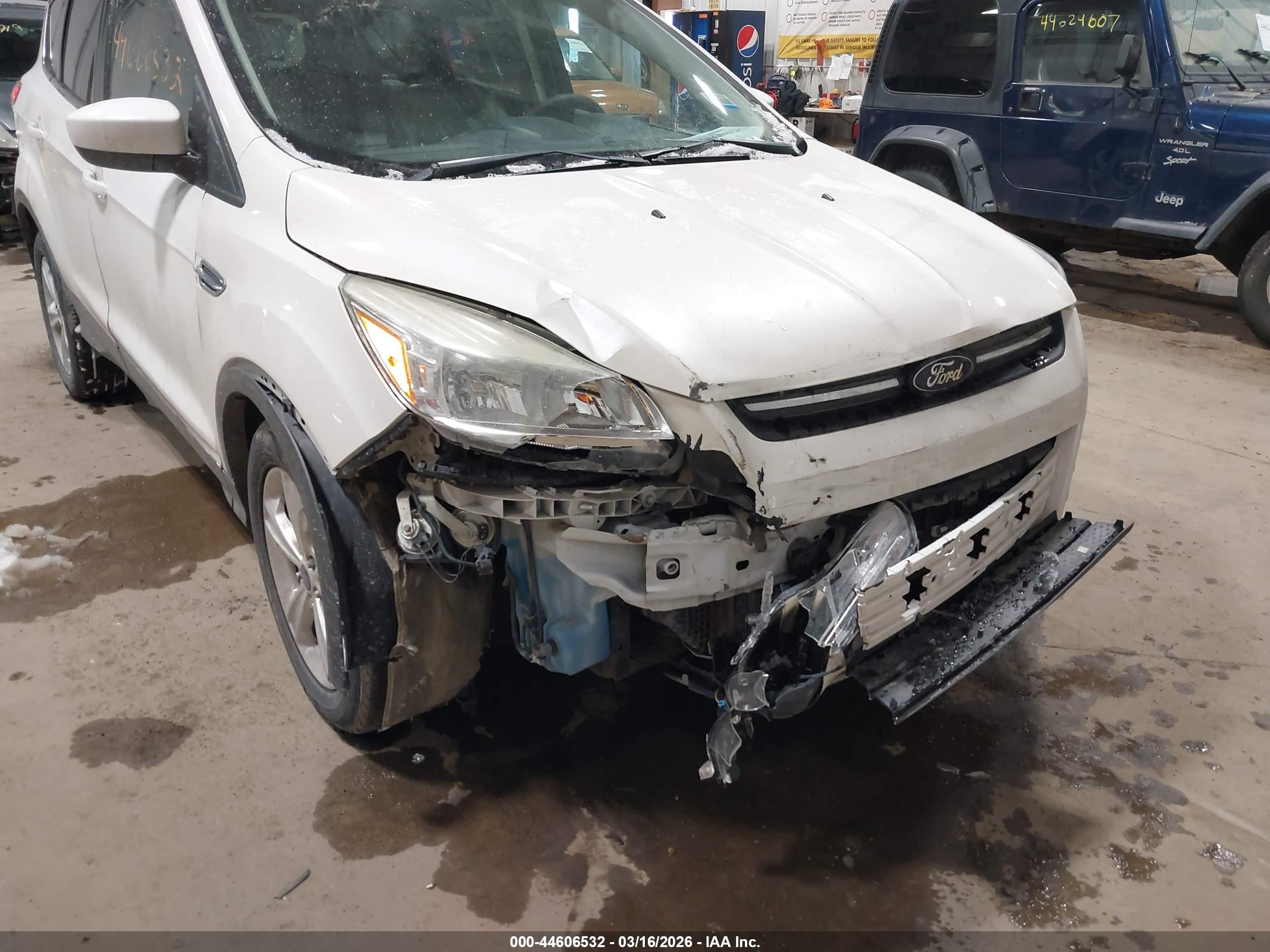 2015 Ford Escape Se White vin: 1FMCU0GX7FUA01177