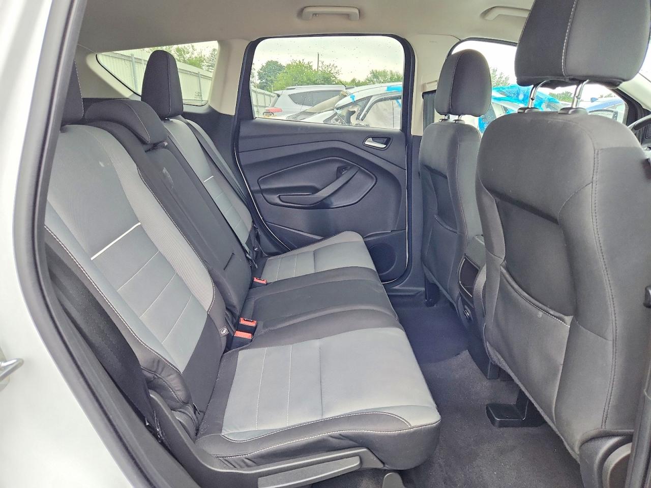 2015 Ford Escape Se White vin: 1FMCU0GX7FUA45518