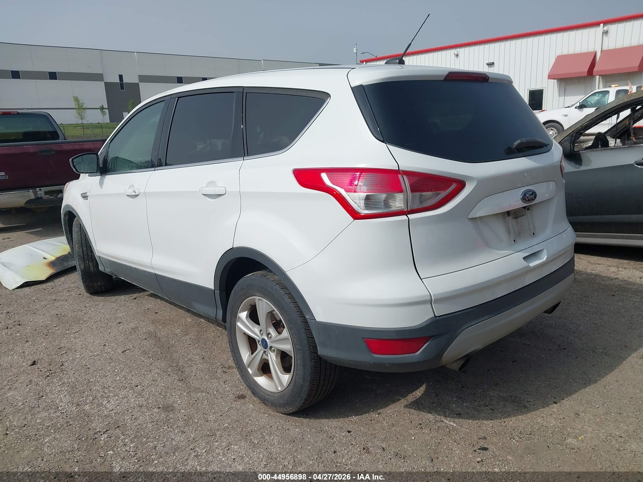 2015 Ford Escape Se White vin: 1FMCU0GX7FUC06045