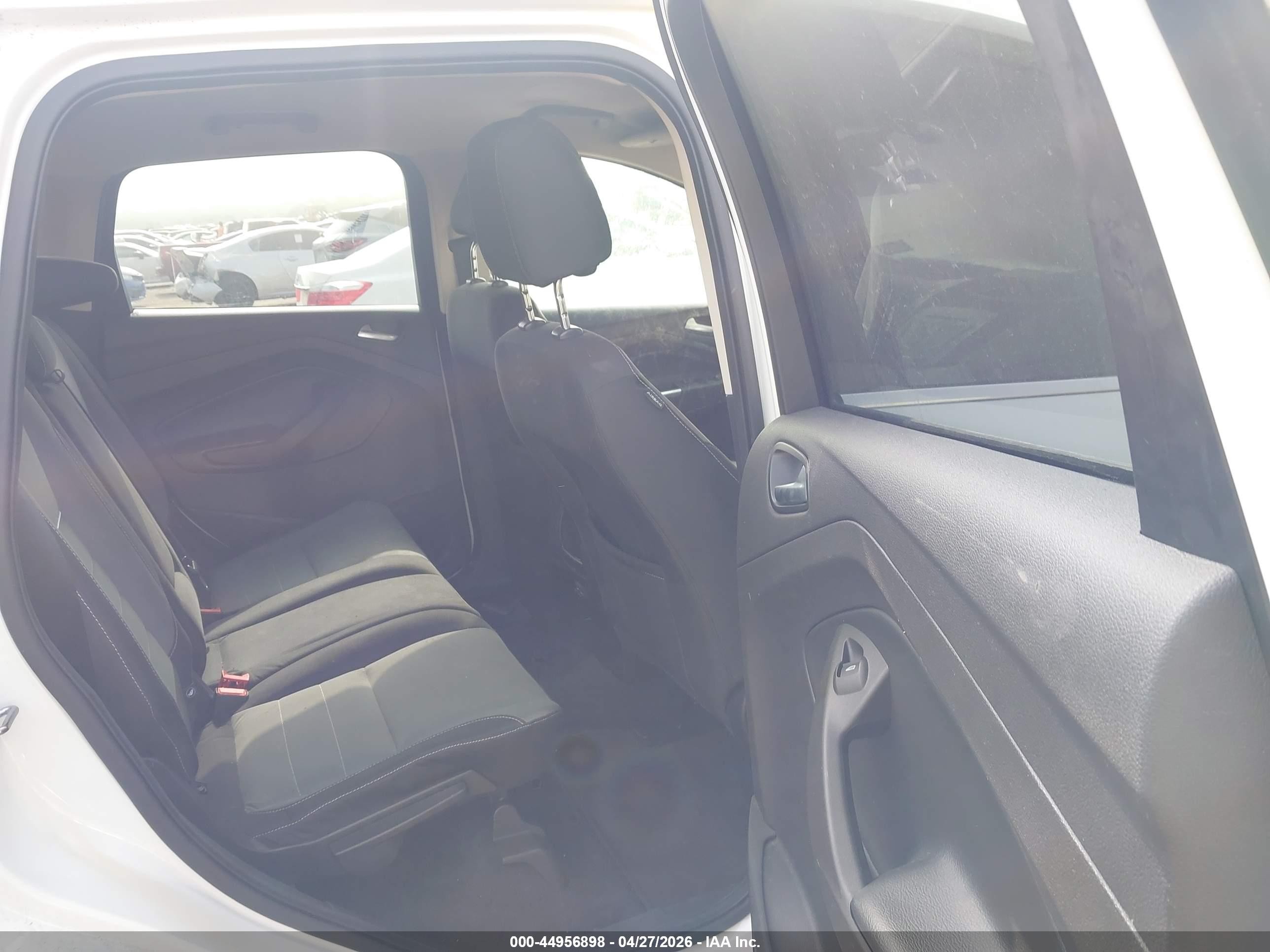 2015 Ford Escape Se White vin: 1FMCU0GX7FUC06045