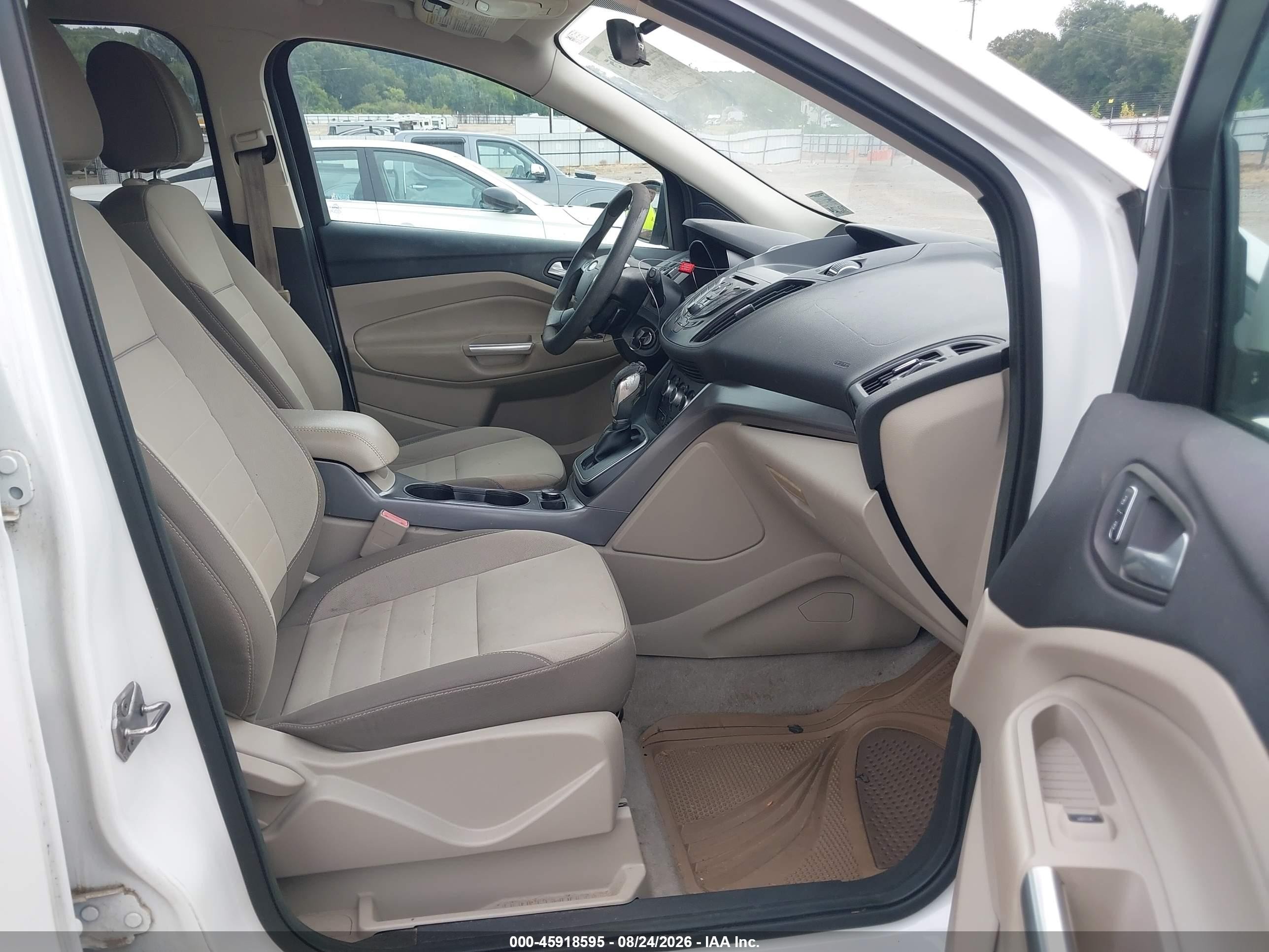 2013 Ford Escape Se Белый vin: 1FMCU0GX8DUC04379