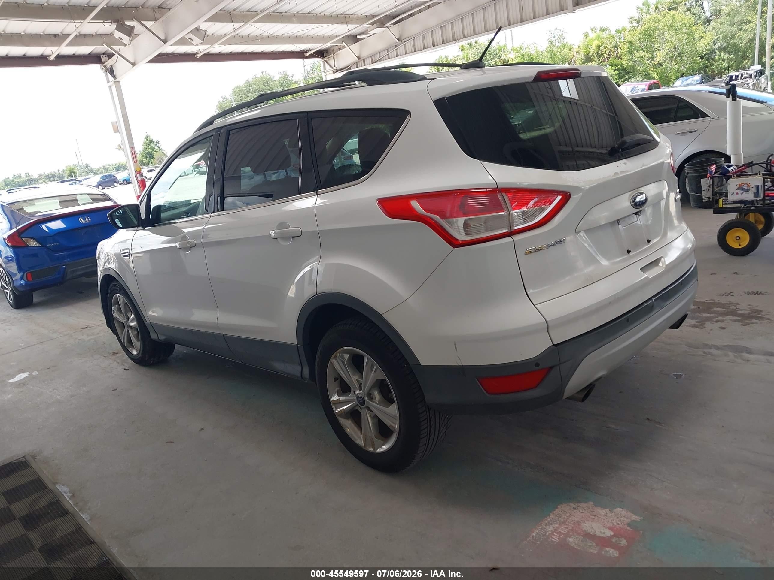 2014 Ford Escape Se Белый vin: 1FMCU0GX8EUB63656